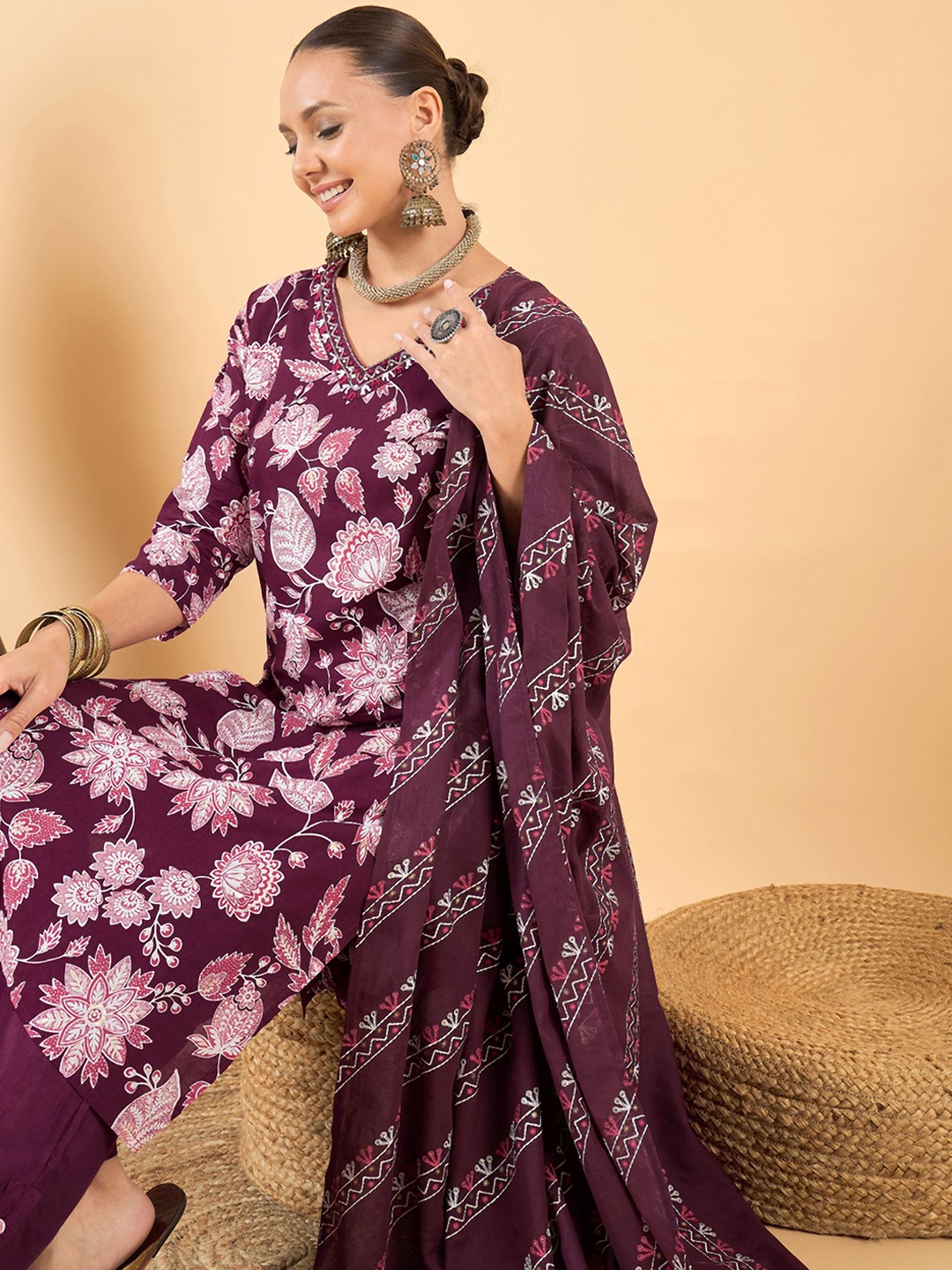 Anouk Floral Printed Sequinned Pure Cotton V-Neck Straight Kurta with Trouser & Dupatta, Burgundy
Anouk Floral Printed Sequinned Pure Cotton V-Neck Straight Kurta with Trouser & Dupatta, Burgundy