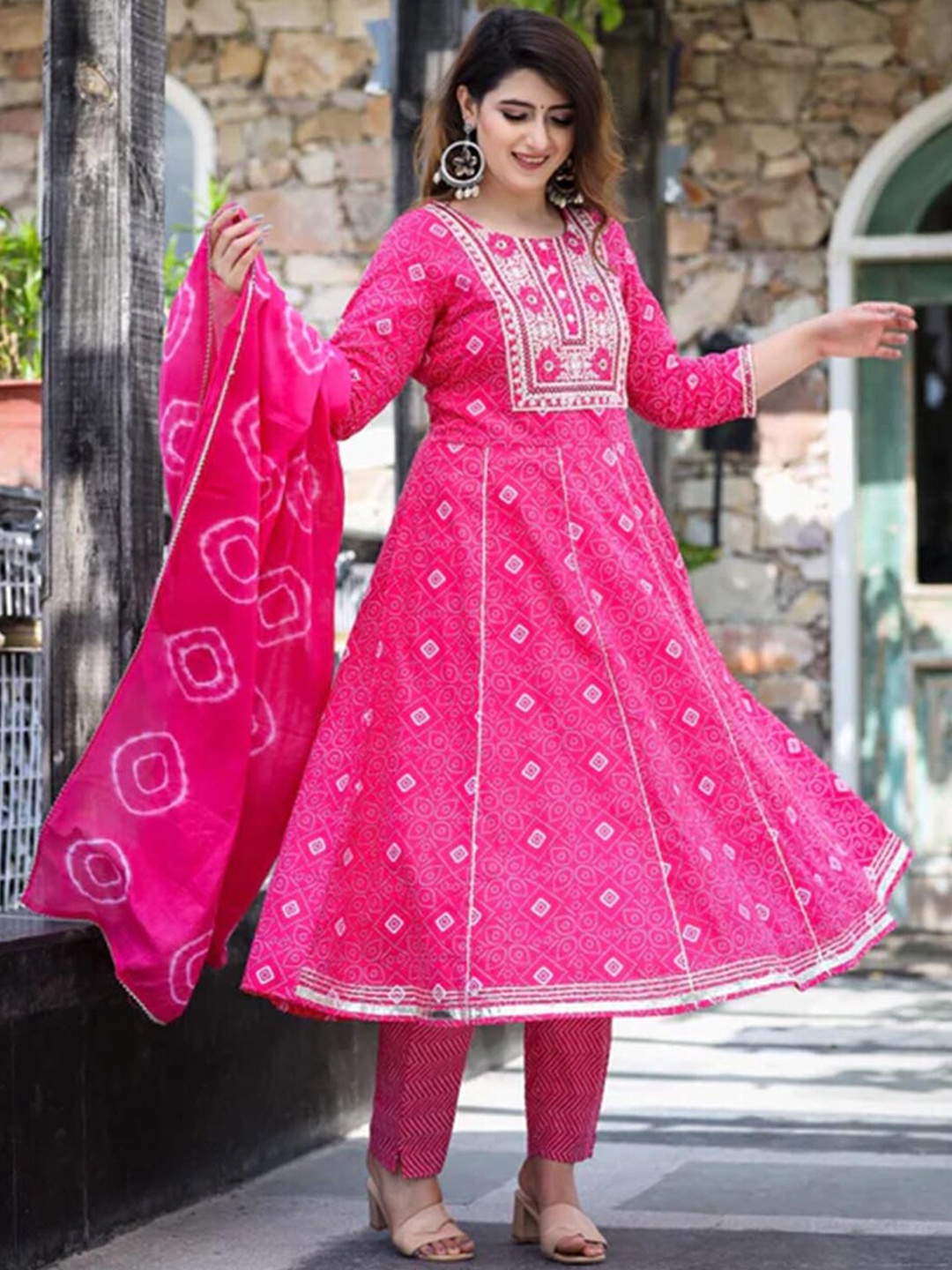 ARAVALII Bandhani Printed Round Neck Three-Quarter Sleeves Thread Work Anarkali Kurta Sets, Pink
ARAVALII Bandhani Printed Round Neck Three-Quarter Sleeves Thread Work Anarkali Kurta Sets, Pink