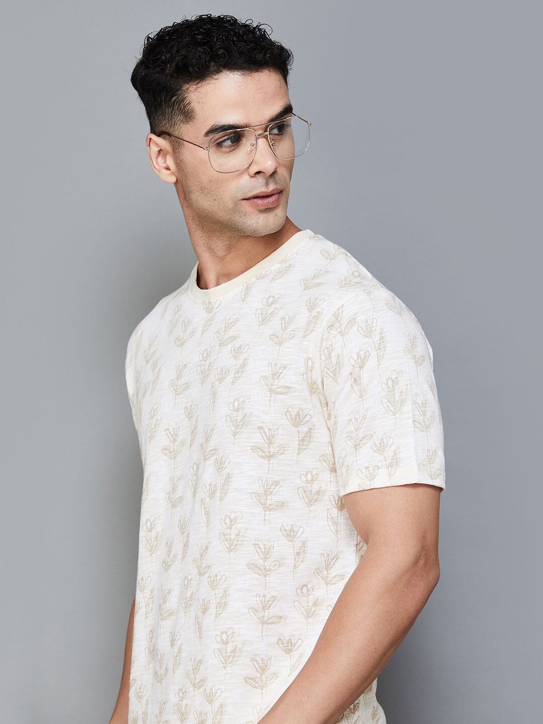 CODE by Lifestyle Floral Printed Cotton Round Neck Short Sleeves Casual T-shirt, Beige
CODE by Lifestyle Floral Printed Cotton Round Neck Short Sleeves Casual T-shirt, Beige