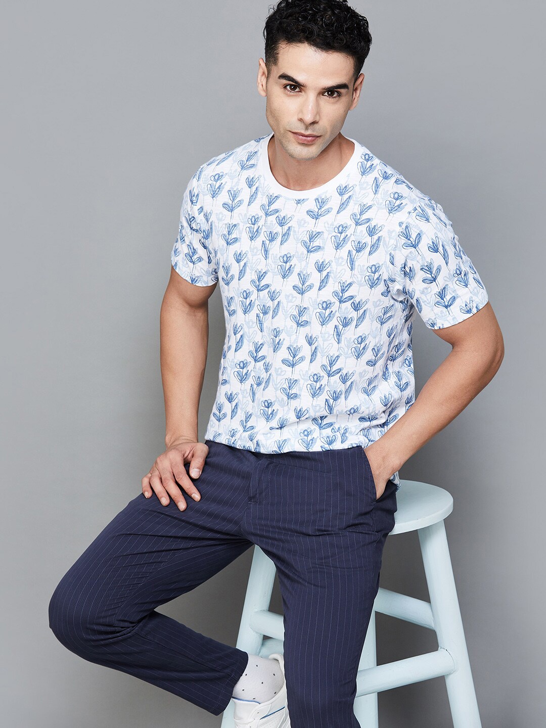 CODE by Lifestyle Floral Printed Cotton Round Neck Short Sleeves Casual T-shirt, Blue
CODE by Lifestyle Floral Printed Cotton Round Neck Short Sleeves Casual T-shirt, Blue