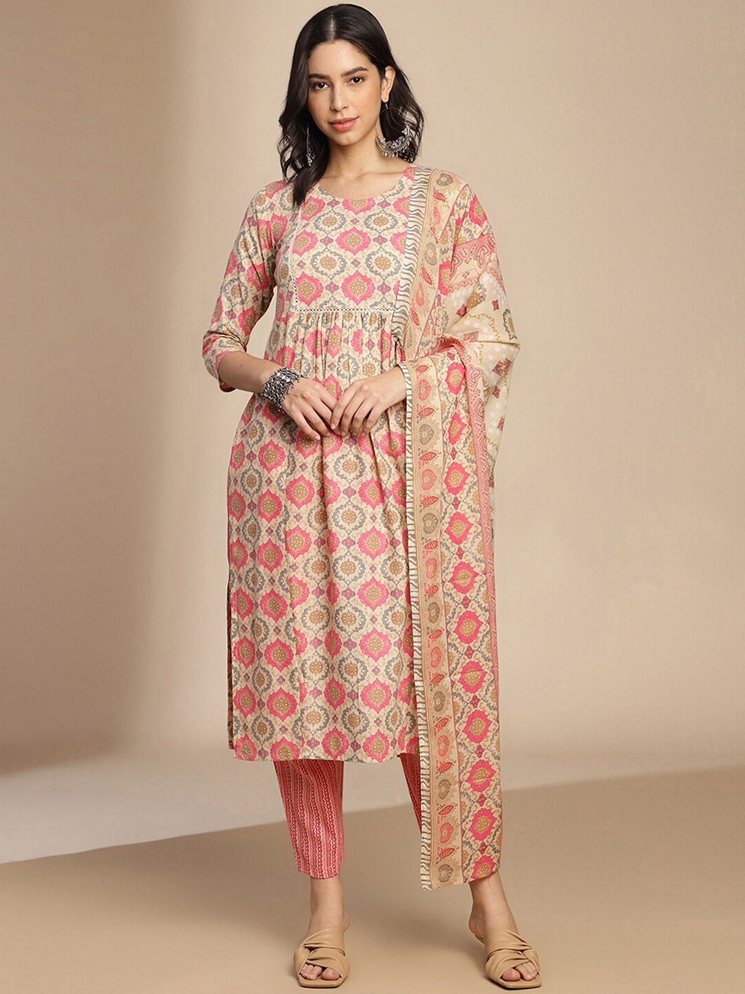SKYLEE Women Ethnic Motifs Printed Regular Kurta with Trousers & With Dupatta, Beige
SKYLEE Women Ethnic Motifs Printed Regular Kurta with Trousers & With Dupatta, Beige