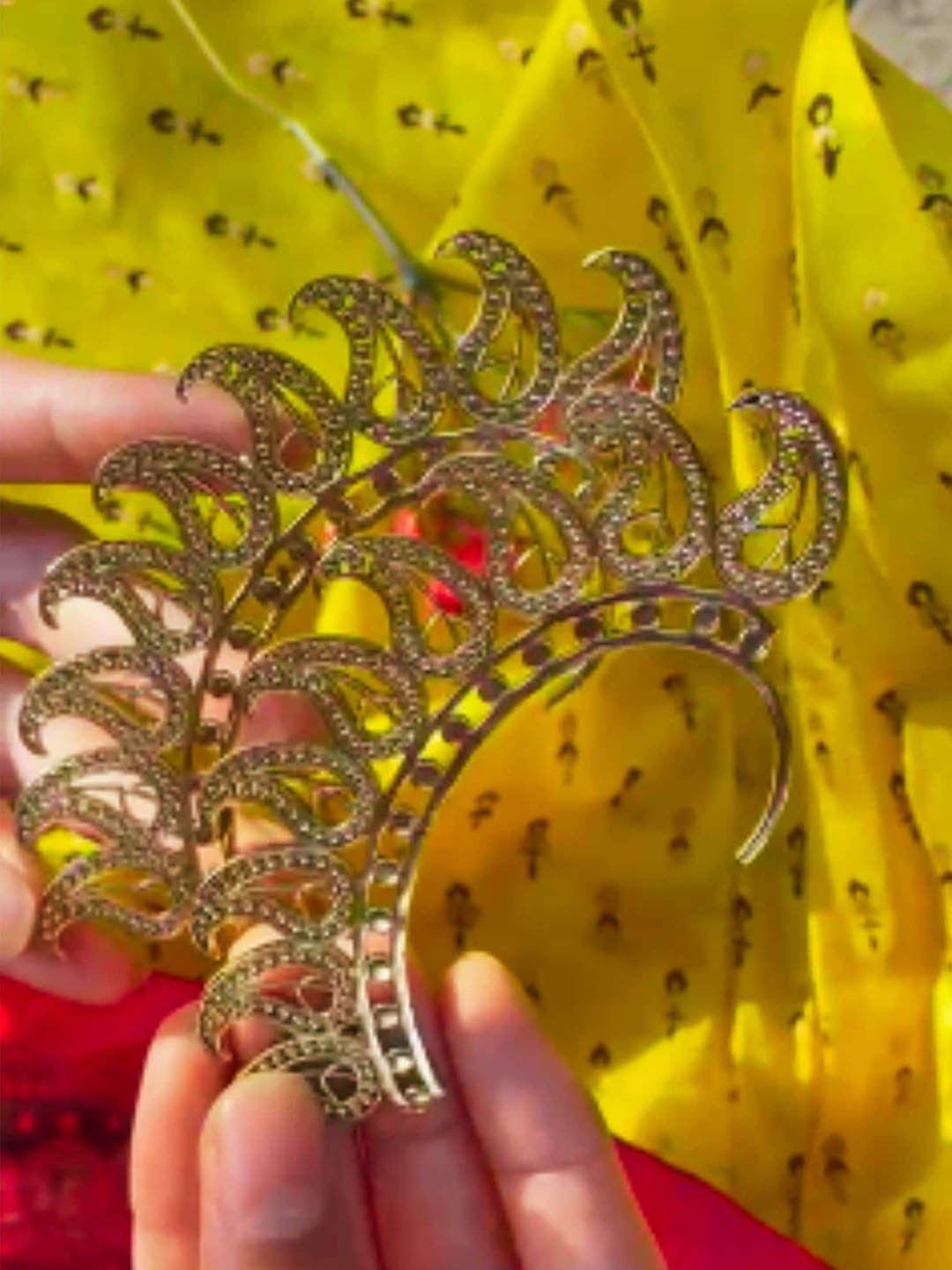 Studio One Love Gold-Plated Contemporary Ear Cuff Earrings
Studio One Love Gold-Plated Contemporary Ear Cuff Earrings