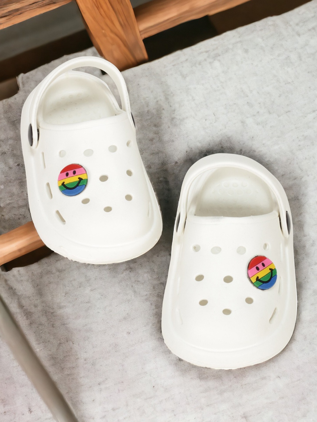 Lil Lollipop Kids Applique Anti-Slip Clogs, White