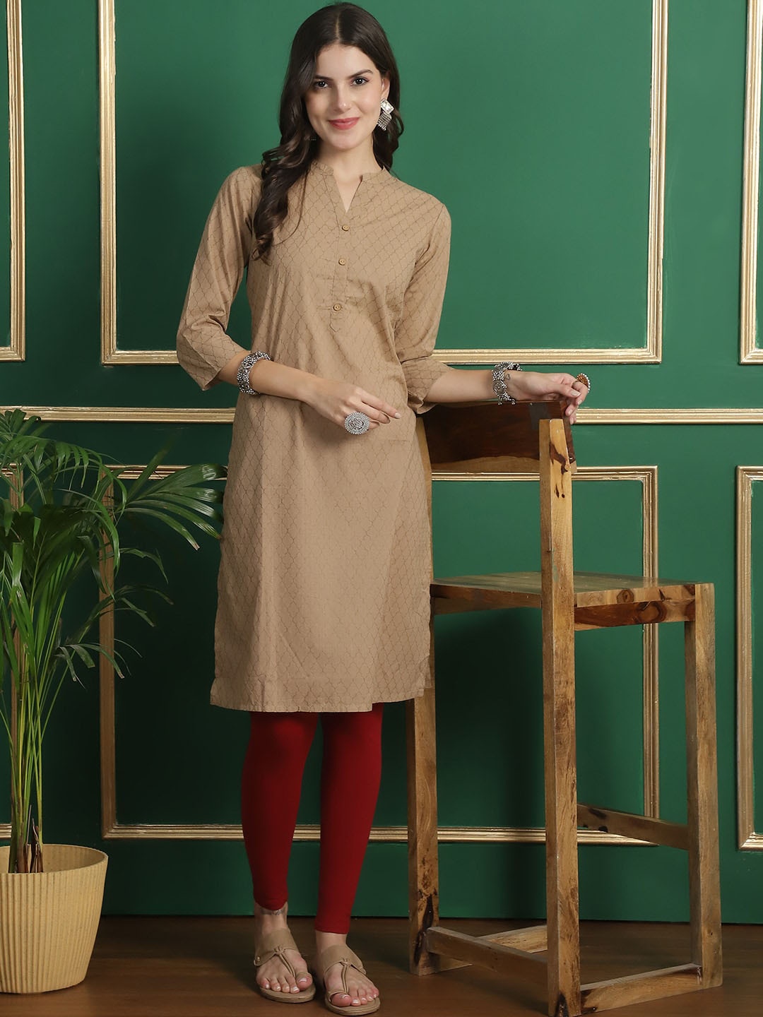 Grancy Geometric Woven Design Mandarin Collar Thread Work Cotton Straight A-Line Kurta, Brown
Grancy Geometric Woven Design Mandarin Collar Thread Work Cotton Straight A-Line Kurta, Brown