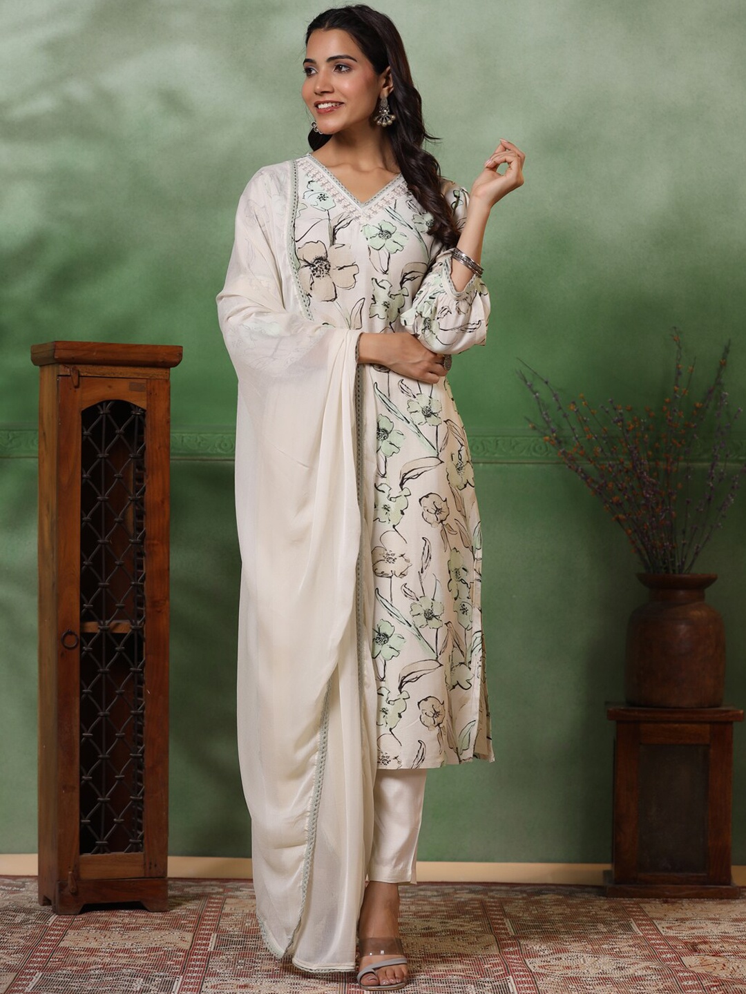 FASHOR Women Floral Printed Regular Thread Work Kurta with Trousers & With Dupatta, Off white
FASHOR Women Floral Printed Regular Thread Work Kurta with Trousers & With Dupatta, Off white