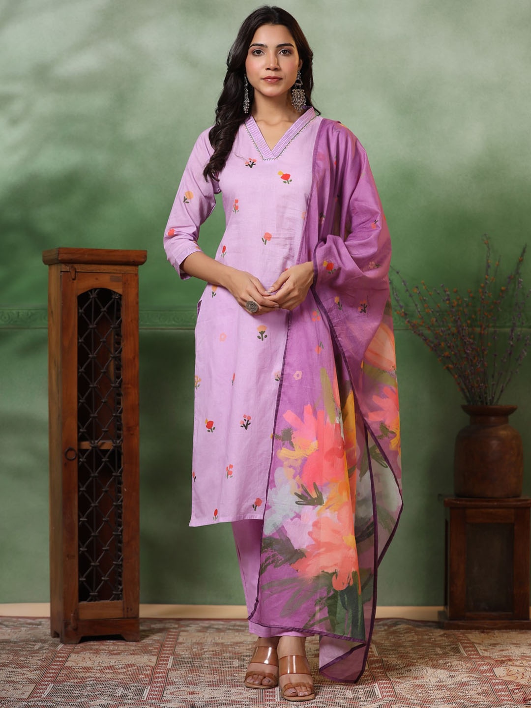 FASHOR Women Floral Printed Regular Thread Work Pure Cotton Kurta with Trousers & With Dupatta, Lavender
FASHOR Women Floral Printed Regular Thread Work Pure Cotton Kurta with Trousers & With Dupatta, Lavender