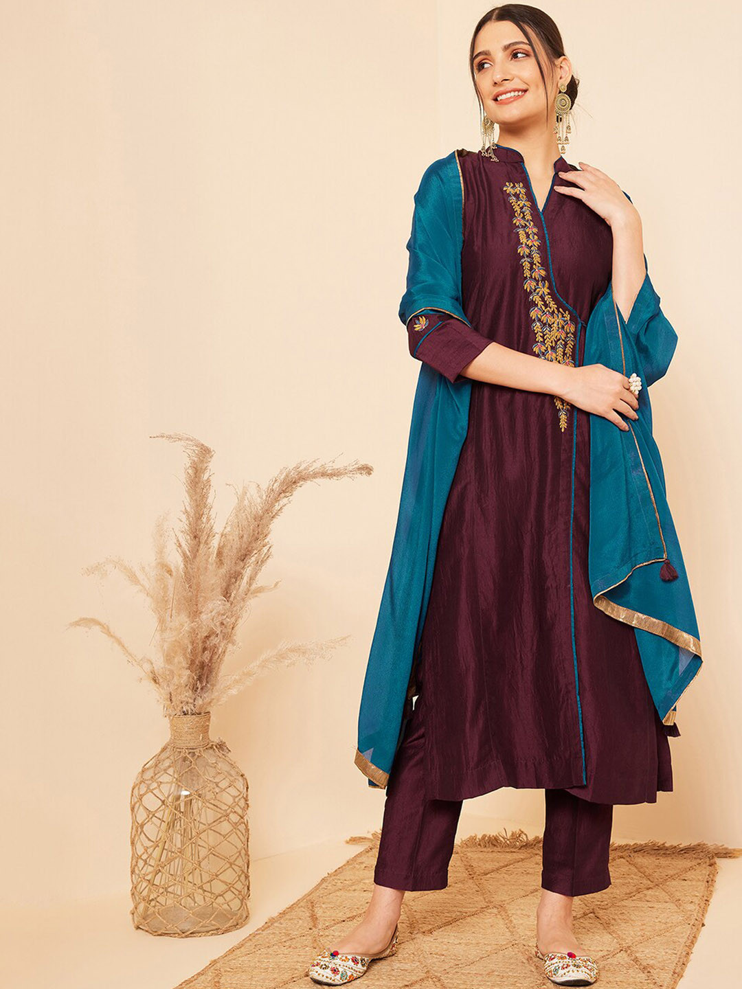 STADO Women Floral Embroidered Angrakha Pure Cotton Kurta with Trousers & With Dupatta, Maroon
STADO Women Floral Embroidered Angrakha Pure Cotton Kurta with Trousers & With Dupatta, Maroon