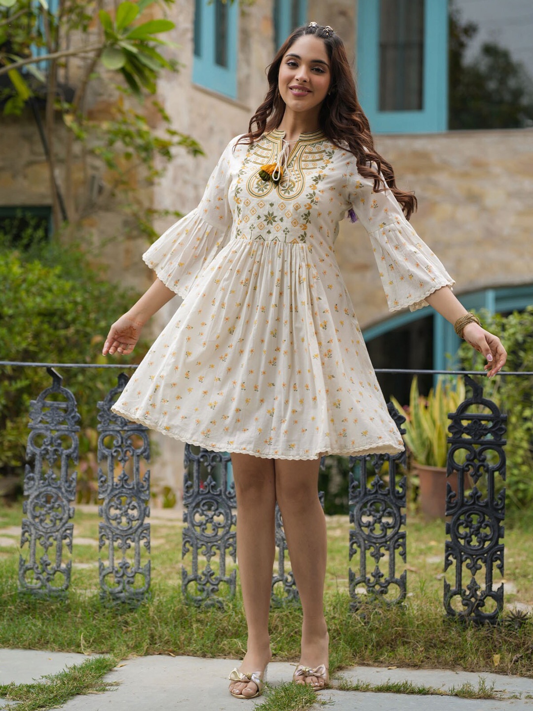 FASHION DWAR Snowy Serenity Floral Printed Embroidered Cotton Fit & Flare Dress, Off white
FASHION DWAR Snowy Serenity Floral Printed Embroidered Cotton Fit & Flare Dress, Off white