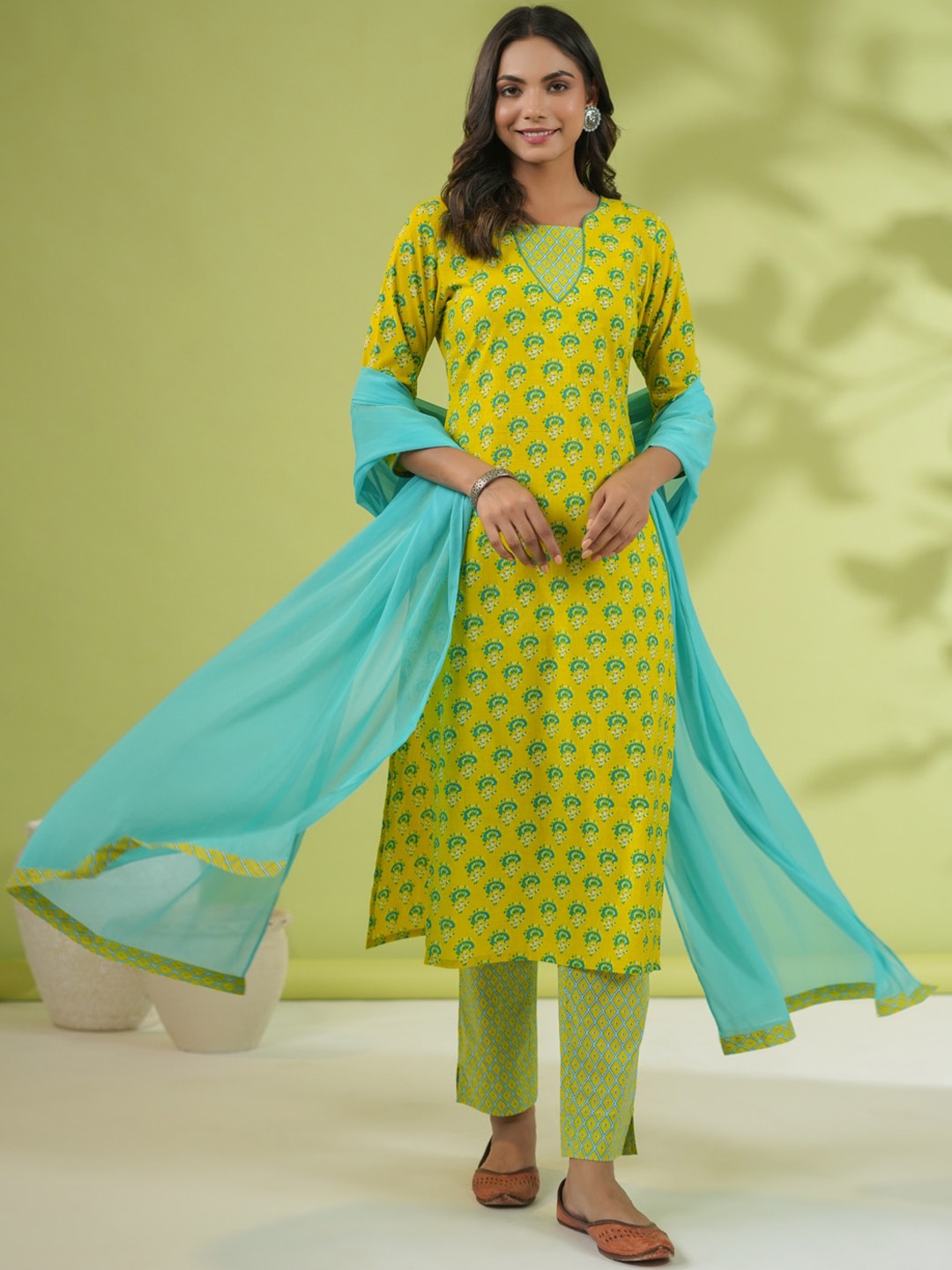 Janasya Women Ethnic Motifs Printed Regular Pure Cotton Kurta with Trousers & With Dupatta, Yellow
Janasya Women Ethnic Motifs Printed Regular Pure Cotton Kurta with Trousers & With Dupatta, Yellow