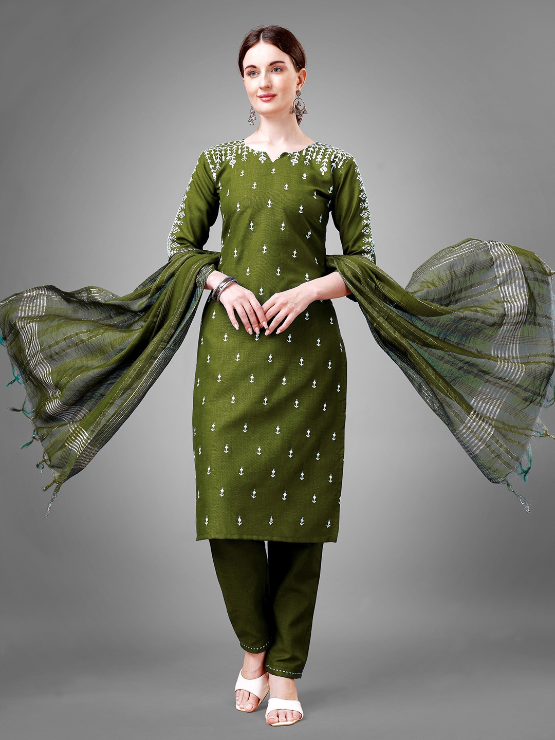 ksevencreation Women Paisley Embroidered Regular Kurta with Churidar & With Dupatta, Green
ksevencreation Women Paisley Embroidered Regular Kurta with Churidar & With Dupatta, Green