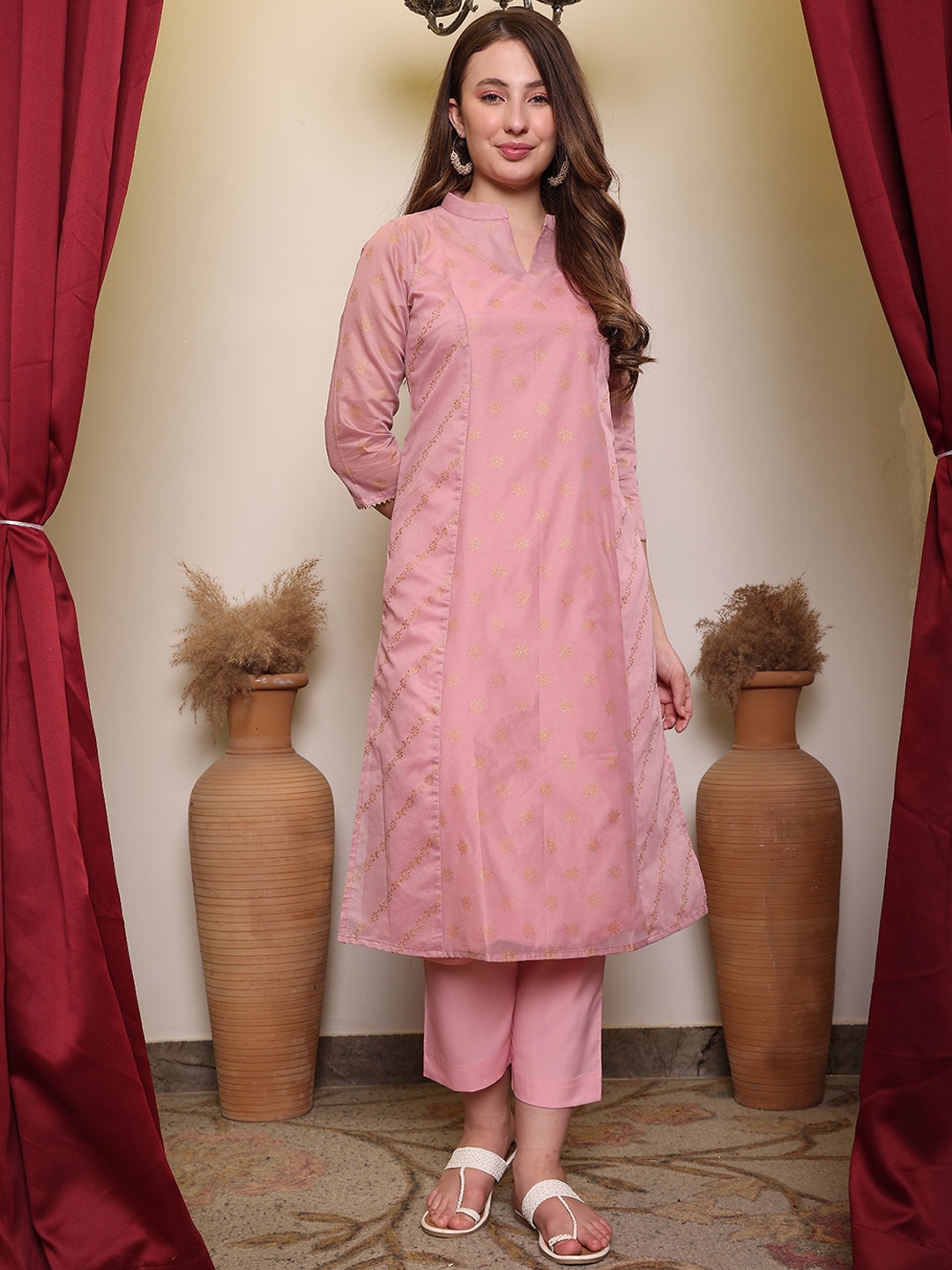 House of Pataudi Printed Mandarin Collar Three-Quarter Chanderi Cotton Sleeves Kurta Set, Pink
House of Pataudi Printed Mandarin Collar Three-Quarter Chanderi Cotton Sleeves Kurta Set, Pink