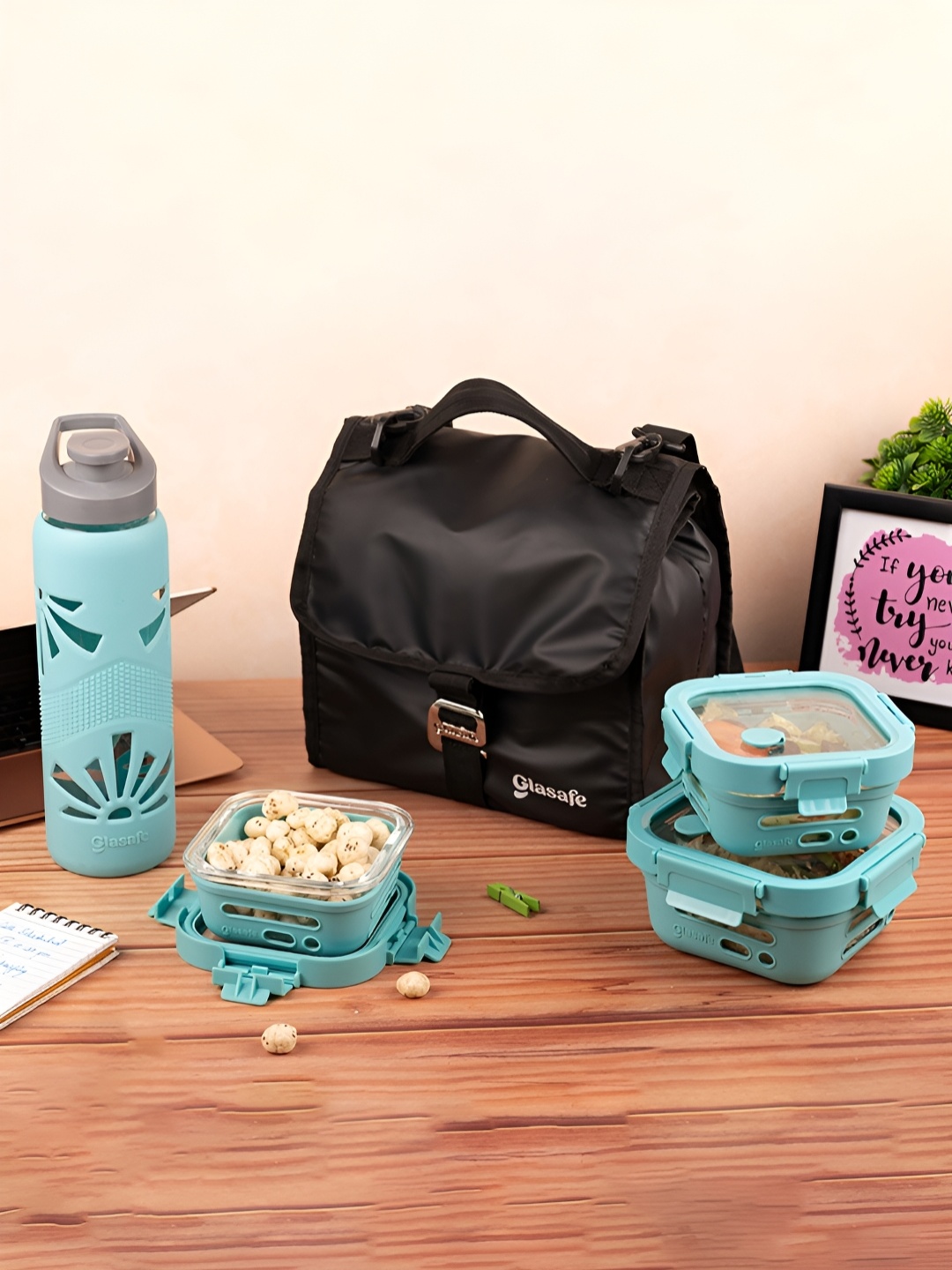GLASAFE Blue & Black 4 Pieces Trio Grip Leak Proof Lunch Box With Water Bottle 520 m
GLASAFE Blue & Black 4 Pieces Trio Grip Leak Proof Lunch Box With Water Bottle 520 m