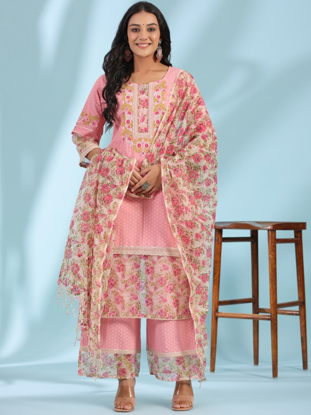 Juniper Floral Printed Round Neck Gotta Patti Straight Kurta with Palazzos & Dupatta, Peach
Juniper Floral Printed Round Neck Gotta Patti Straight Kurta with Palazzos & Dupatta, Peach