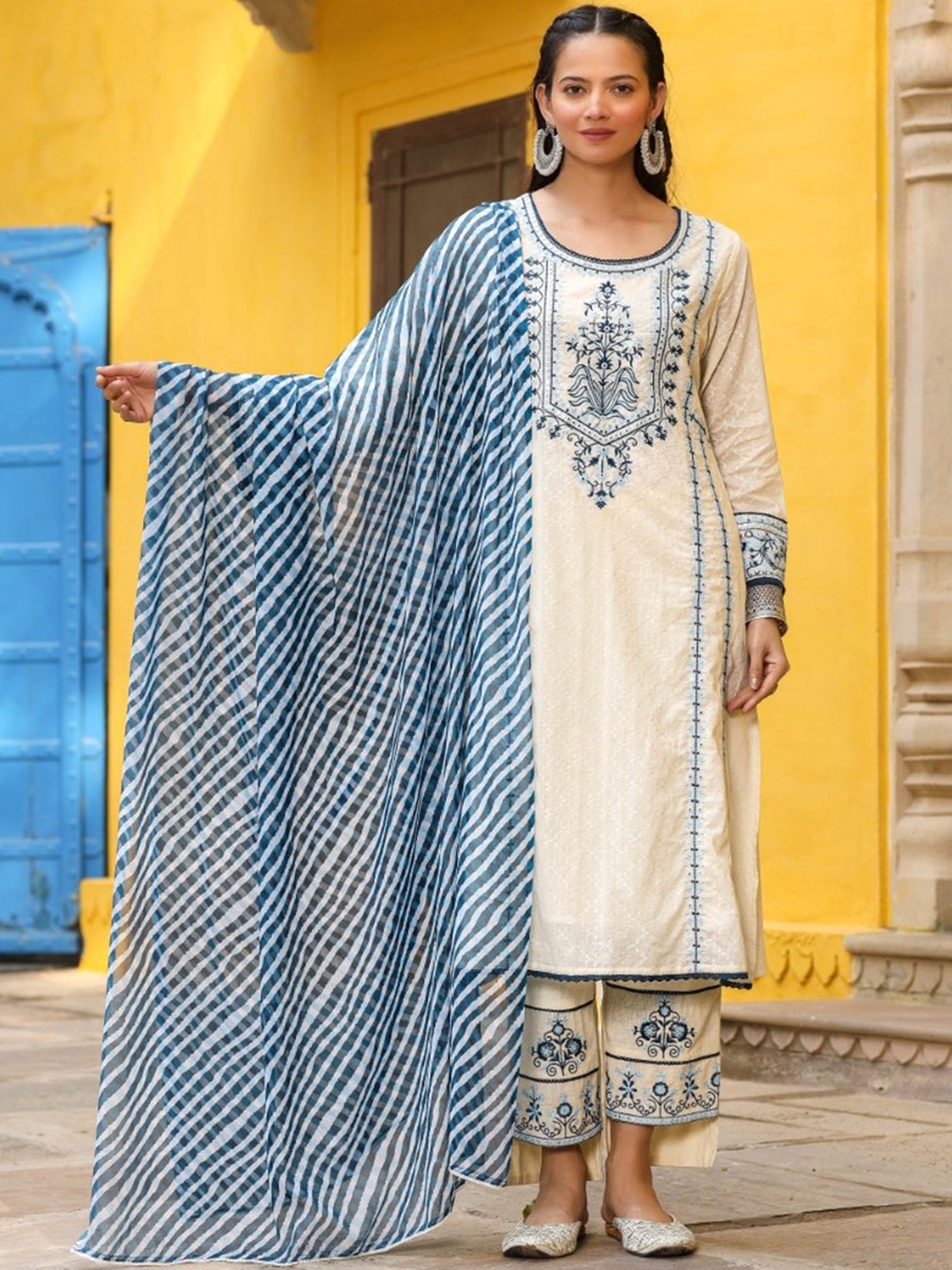 Juniper Ethnic Motifs Embroidered Thread Work Straight Kurta With Trousers & Dupatta, White
Juniper Ethnic Motifs Embroidered Thread Work Straight Kurta With Trousers & Dupatta, White