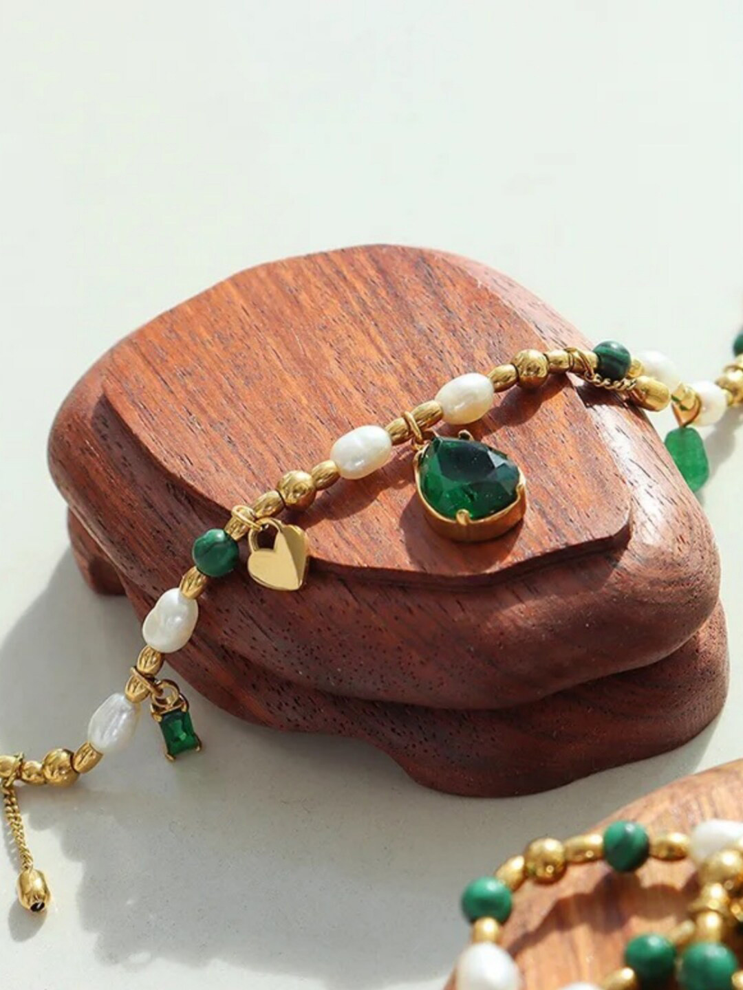 Dorada Jewellery Gold-Plated Necklace 
Dorada Jewellery Gold-Plated Necklace