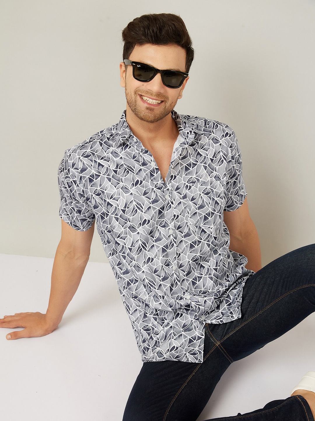 LOUIS MONARCH Comfort Floral Printed Spread Collar Slim Fit Cotton Casual Shirt, White
LOUIS MONARCH Comfort Floral Printed Spread Collar Slim Fit Cotton Casual Shirt, White