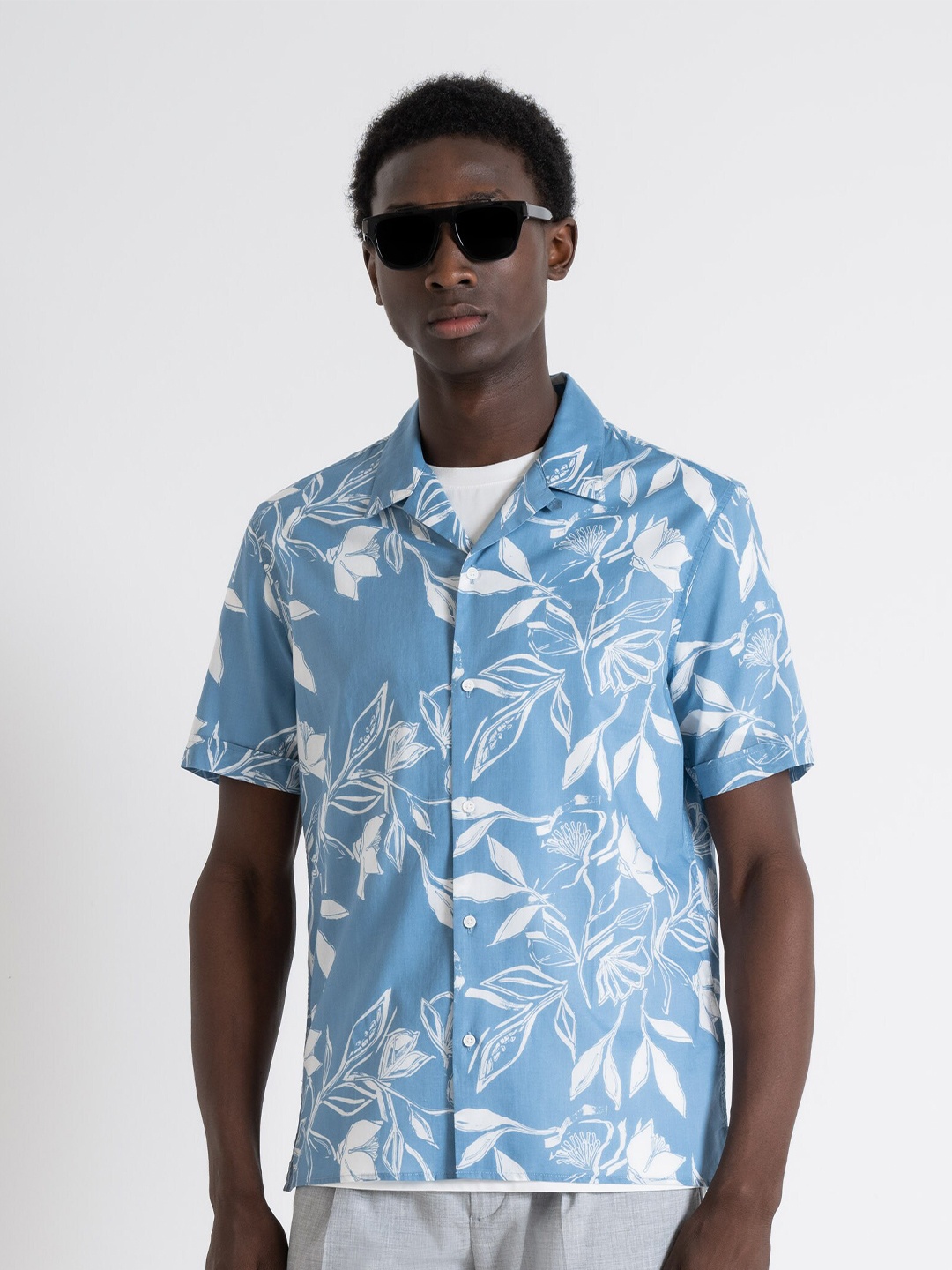 Antony Morato Floral Printed Cuban Collar Short Sleeves Cotton Casual Shirt, Blue
Antony Morato Floral Printed Cuban Collar Short Sleeves Cotton Casual Shirt, Blue