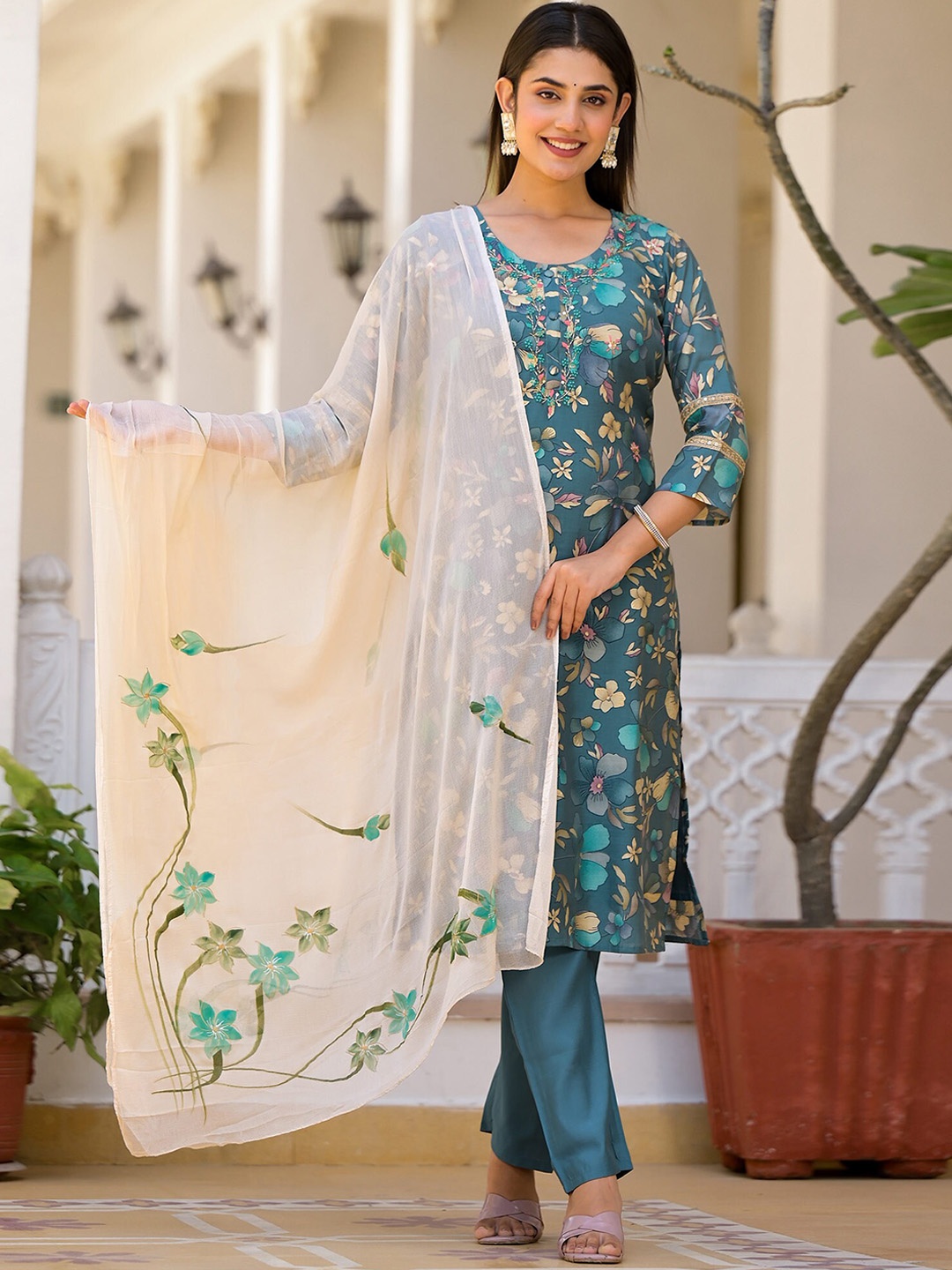 Peachmode Floral Printed Round Neck Straight Chanderi Silk Kurta & Trousers With Dupatta, Turquoise blue
Peachmode Floral Printed Round Neck Straight Chanderi Silk Kurta & Trousers With Dupatta, Turquoise blue