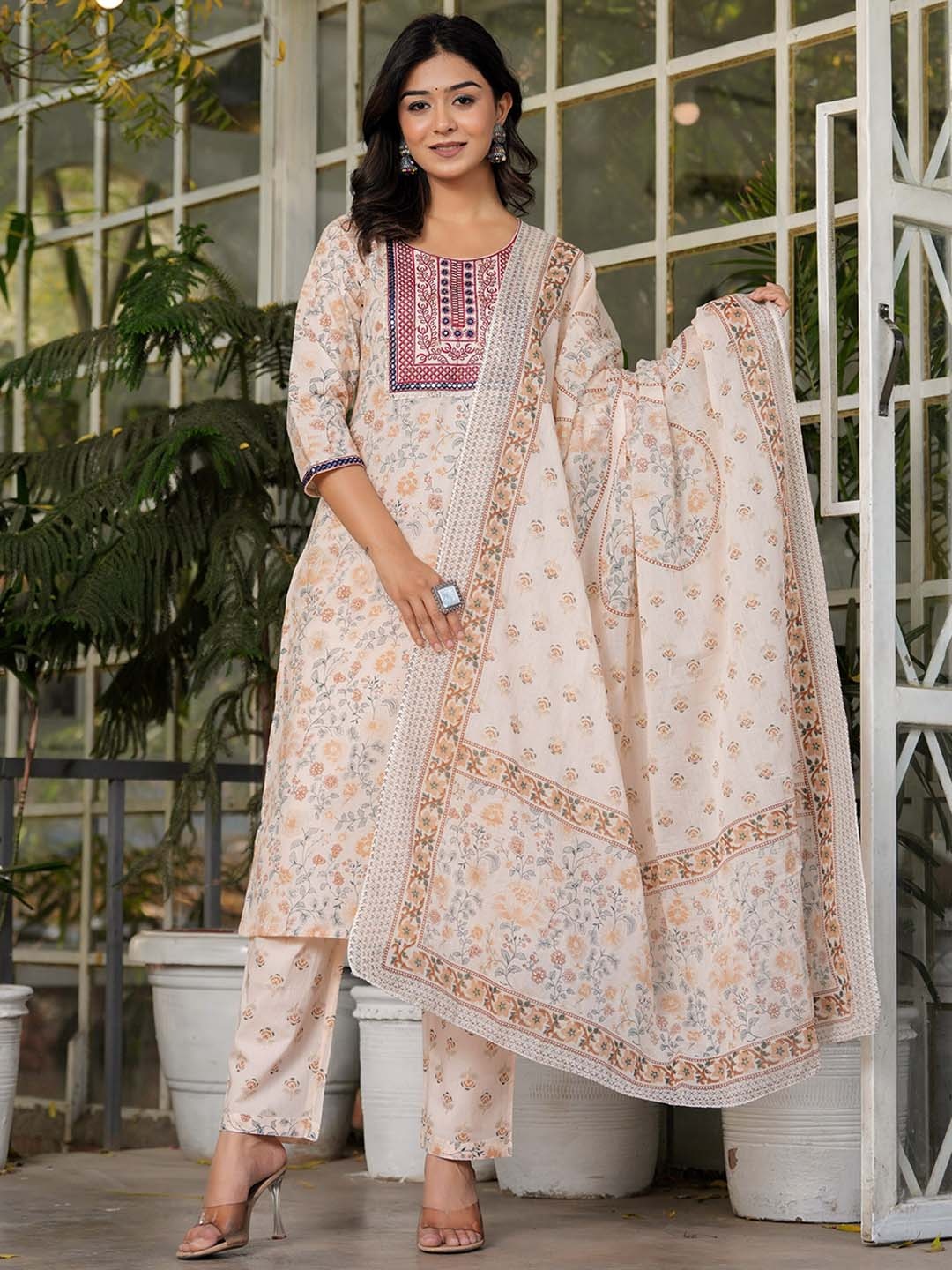 DORIYA Floral Embroidered Regular Mirror Work Straight Kurta with Palazzo & Dupatta, Cream
DORIYA Floral Embroidered Regular Mirror Work Straight Kurta with Palazzo & Dupatta, Cream
