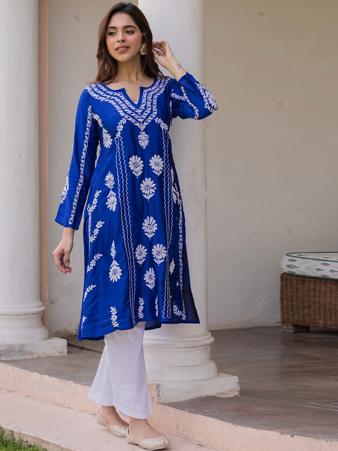 HOUSE OF KARI Floral Embroidery Round Neck Long Sleeves Thread Work Straight Kurta, Blue
HOUSE OF KARI Floral Embroidery Round Neck Long Sleeves Thread Work Straight Kurta, Blue
