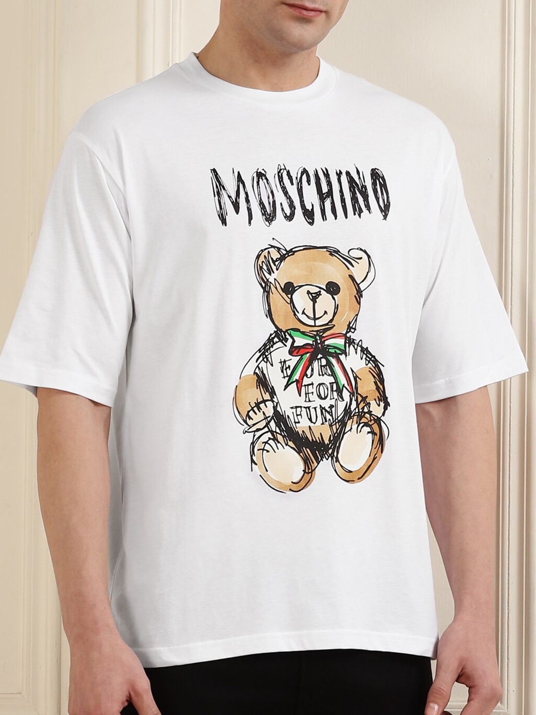 MOSCHINO COUTURE Round Neck Short Sleeves Graphic Printed Regular Fit Cotton T-shirt, White
MOSCHINO COUTURE Round Neck Short Sleeves Graphic Printed Regular Fit Cotton T-shirt, White