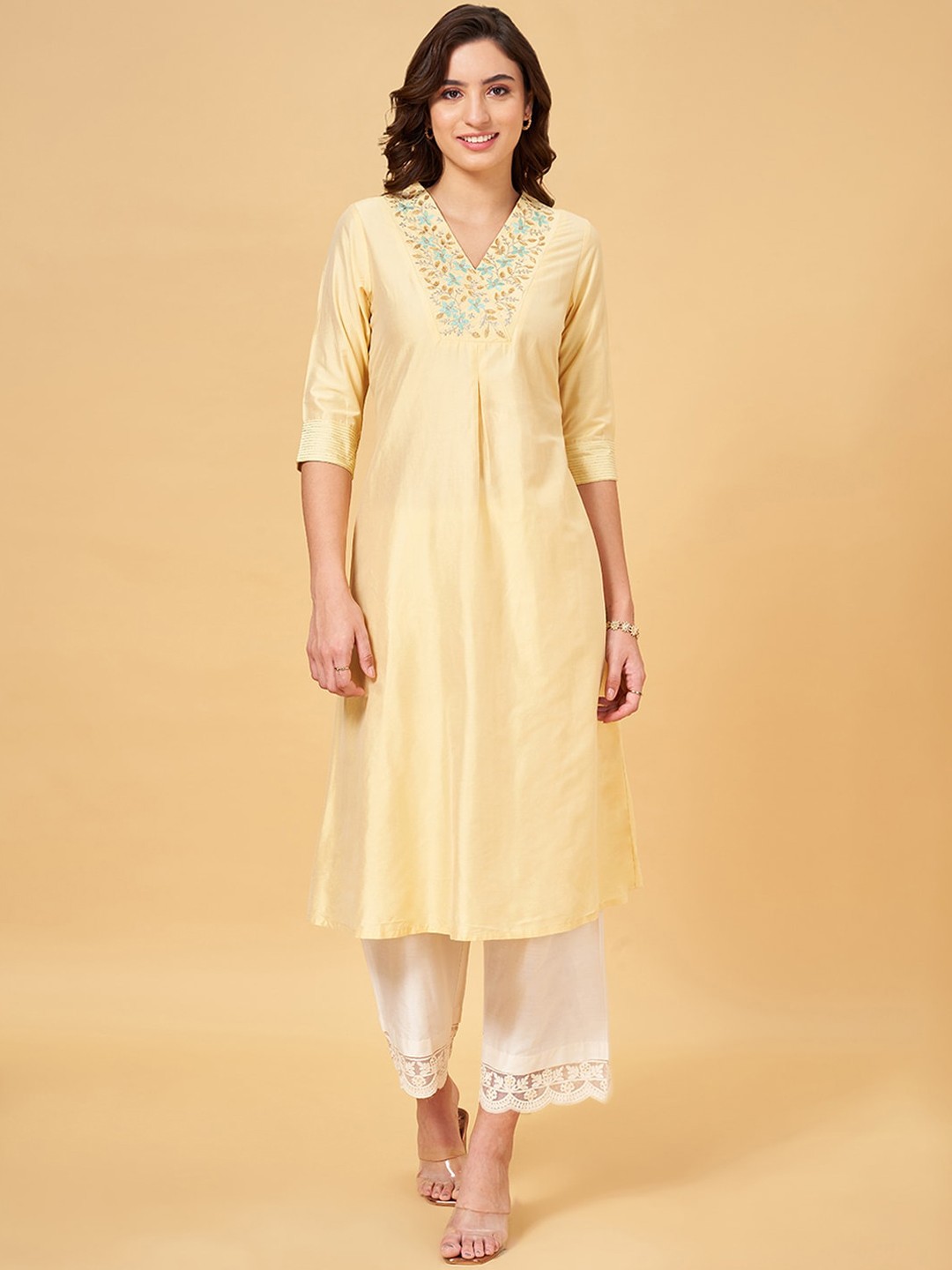 RANGMANCH BY PANTALOONS Embroidered V-Neck Three-Quarter Sleeves Thread Work Kurta, Yellow
RANGMANCH BY PANTALOONS Embroidered V-Neck Three-Quarter Sleeves Thread Work Kurta, Yellow