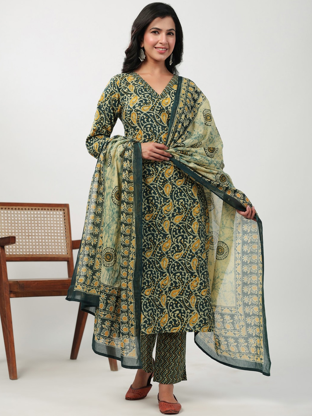 Janasya Ethnic Motifs Printed Pure Cotton Straight Kurta with Trousers & Dupatta, Green
Janasya Ethnic Motifs Printed Pure Cotton Straight Kurta with Trousers & Dupatta, Green