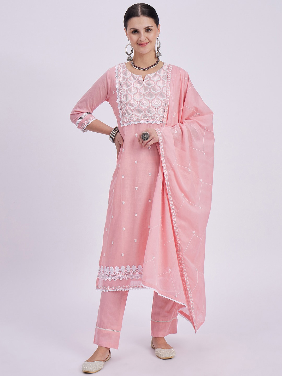 Knitstudio Floral Embroidered Thread Work Straight Kurta With Trousers & Dupatta, Pink
Knitstudio Floral Embroidered Thread Work Straight Kurta With Trousers & Dupatta, Pink
