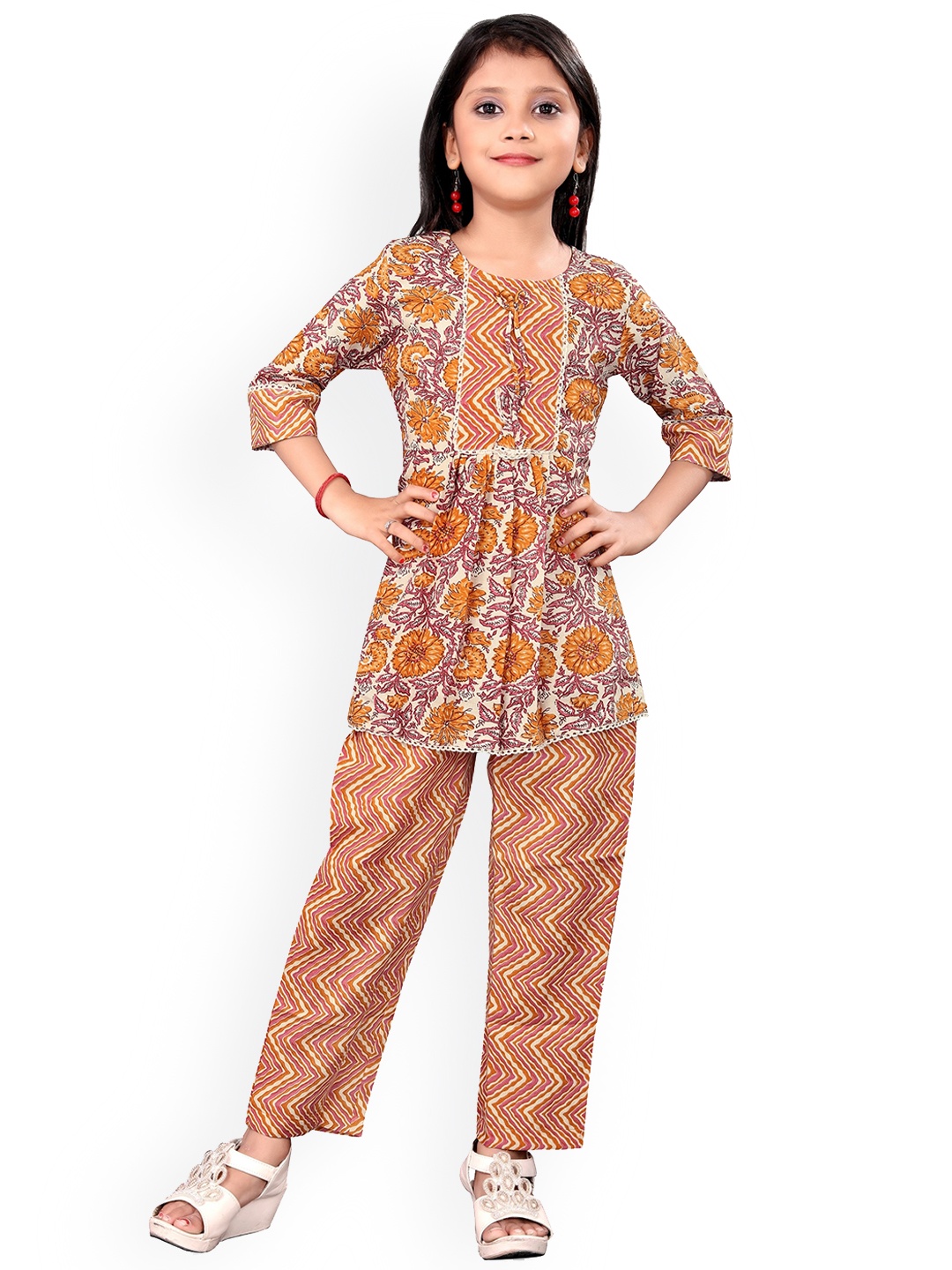 BAESD Girls Floral Printed Round Neck Three-Quarter Sleeves Anarkali Kurta with Trousers, Orange
BAESD Girls Floral Printed Round Neck Three-Quarter Sleeves Anarkali Kurta with Trousers, Orange