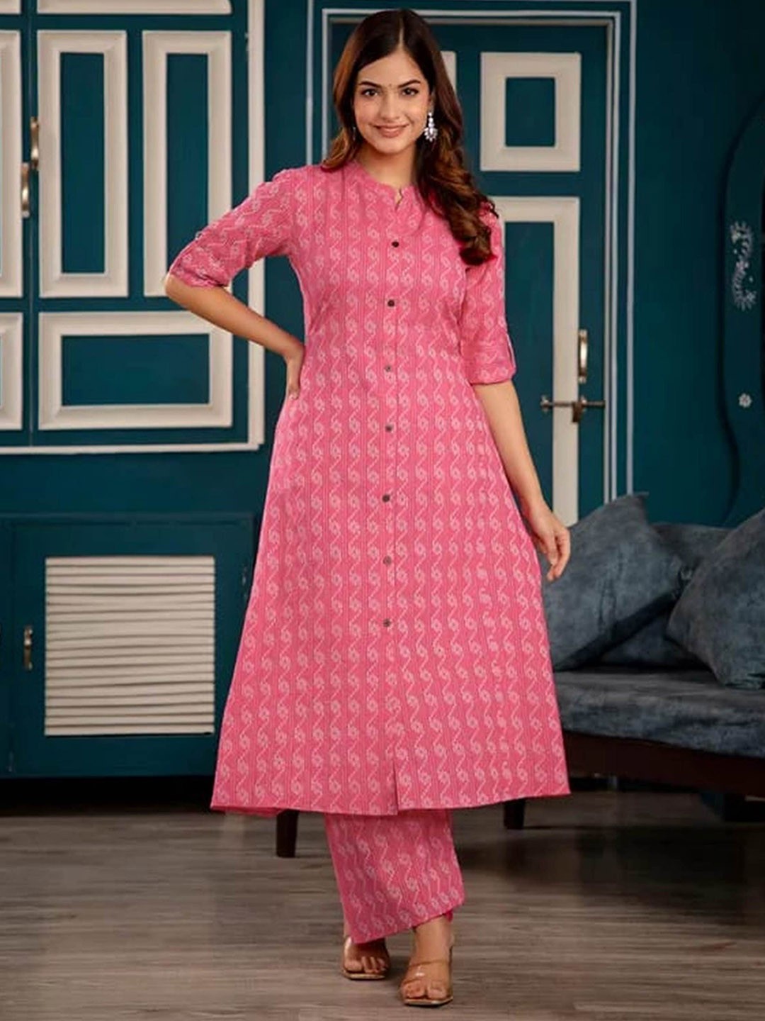 AARYAHI Ethnic Motifs Printed Pure Cotton Band Collar A-Line Kurta With Palazzo, Peach
AARYAHI Ethnic Motifs Printed Pure Cotton Band Collar A-Line Kurta With Palazzo, Peach
