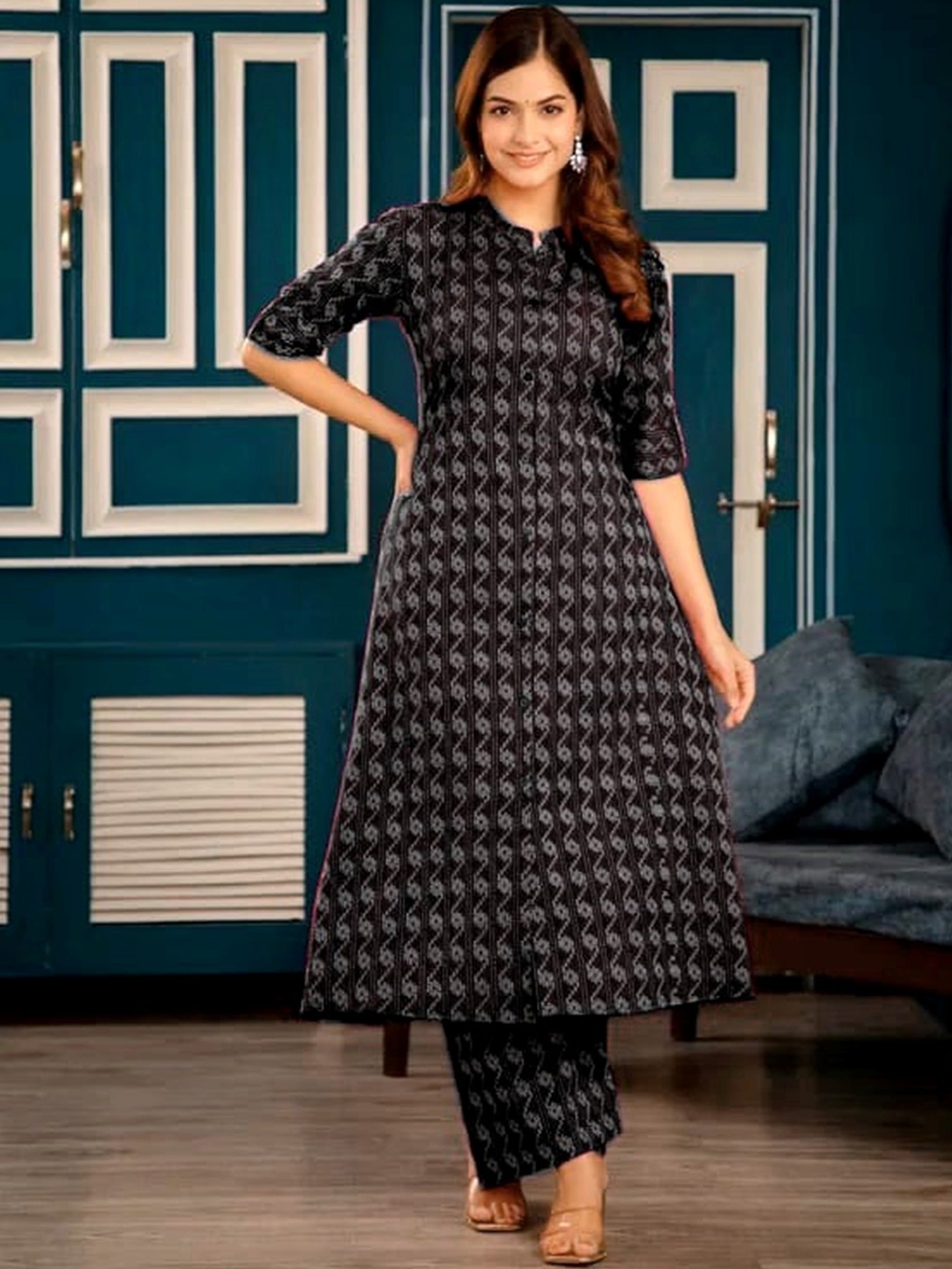 AARYAHI Ethnic Motifs Printed Band Collar Pure Cotton A-Line Kurta With Palazzo, Black
AARYAHI Ethnic Motifs Printed Band Collar Pure Cotton A-Line Kurta With Palazzo, Black