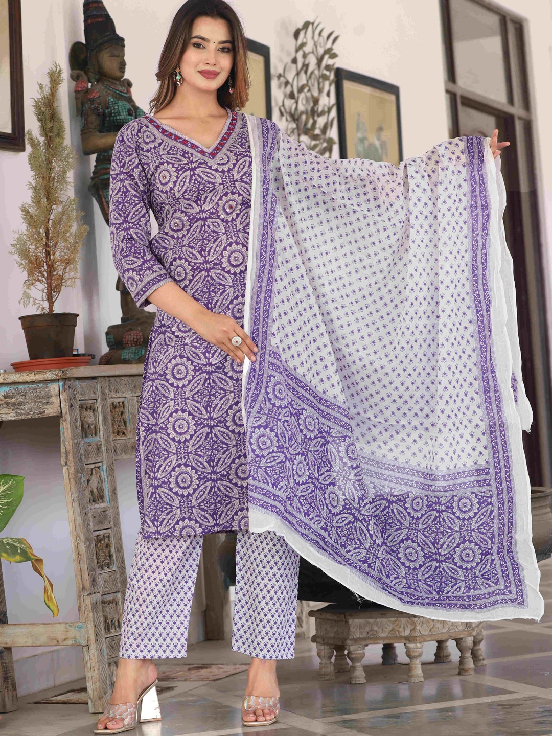 SINGNI Ethnic Motifs Embroidered Pure Cotton Sequinned Kurta With Trousers & Dupatta, Purple
SINGNI Ethnic Motifs Embroidered Pure Cotton Sequinned Kurta With Trousers & Dupatta, Purple