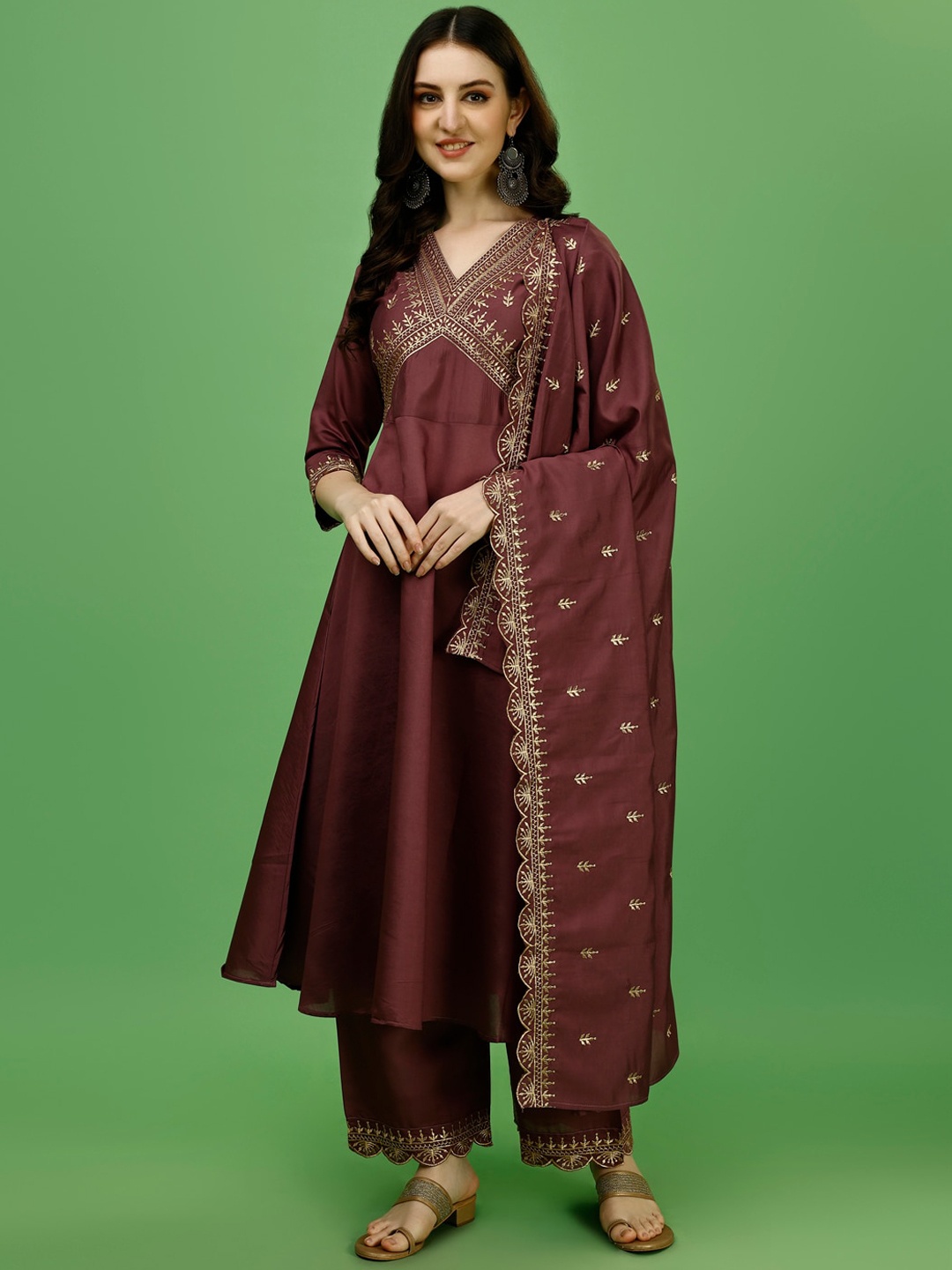 KALINI Ethnic Motifs Embroidered V-Neck Empire A-Line Kurta with Palazzos & Dupatta, Purple
KALINI Ethnic Motifs Embroidered V-Neck Empire A-Line Kurta with Palazzos & Dupatta, Purple
