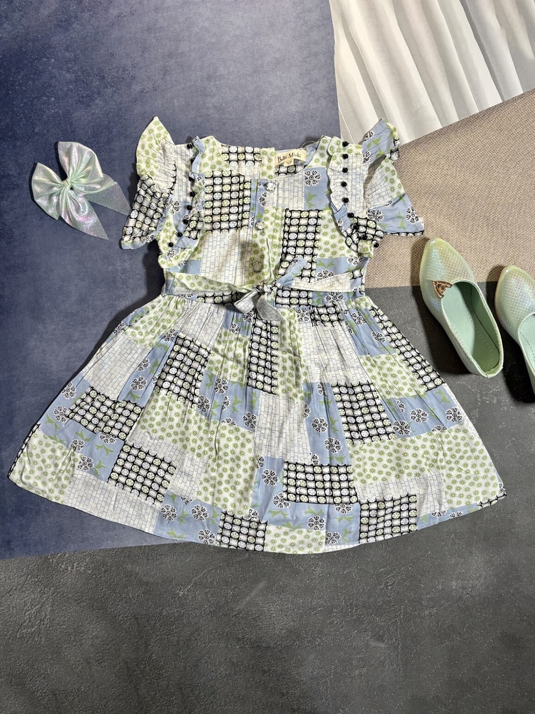 Bella Moda Infant Girls Geometric Printed Pure Cotton Flutter Sleeves Fit & Flare Dress, White
Bella Moda Infant Girls Geometric Printed Pure Cotton Flutter Sleeves Fit & Flare Dress, White