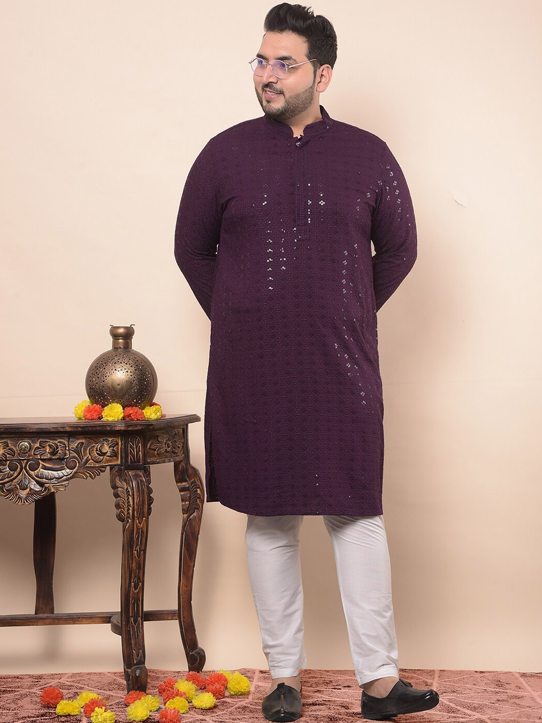 Sztori Plus Size Ethnic Motifs Embroidered Sequinned Straight Kurta with Pyjamas, Purple
Sztori Plus Size Ethnic Motifs Embroidered Sequinned Straight Kurta with Pyjamas, Purple