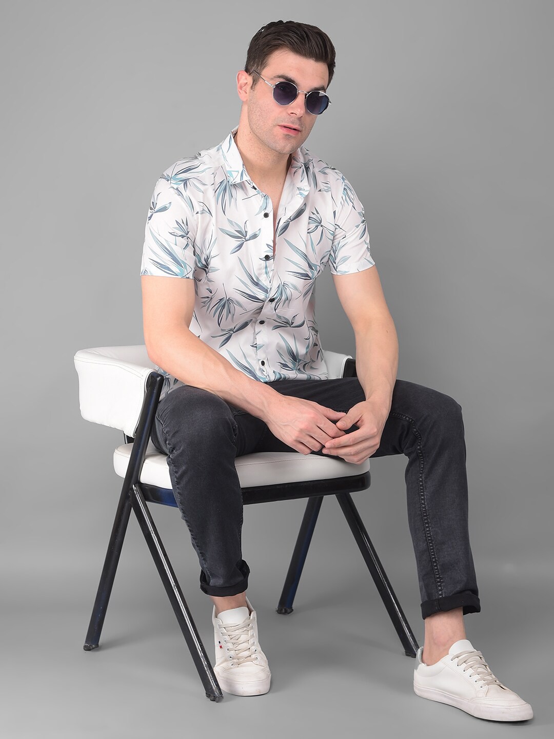 COBB India Slim Floral Printed Cotton Spread Collar Slim Fit Opaque Casual Shirt, White
COBB India Slim Floral Printed Cotton Spread Collar Slim Fit Opaque Casual Shirt, White