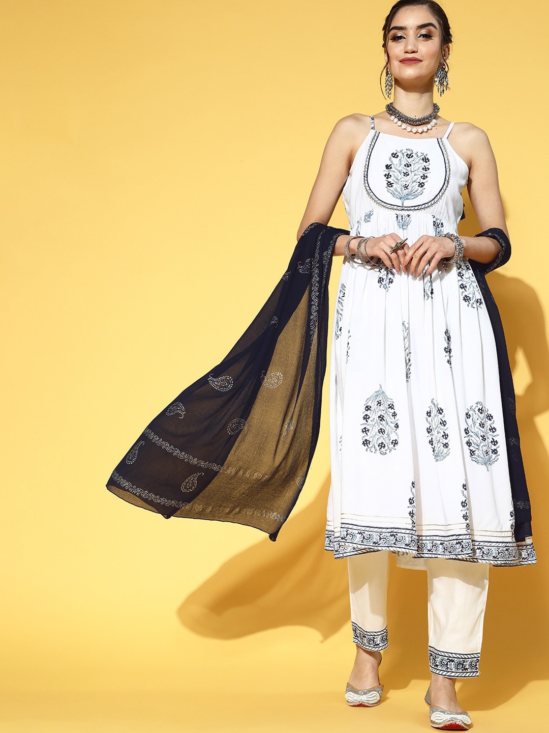 KALINI Ethnic Motifs Printed Regular Gotta Patti Kurta with Trousers & With Dupatta, White
KALINI Ethnic Motifs Printed Regular Gotta Patti Kurta with Trousers & With Dupatta, White