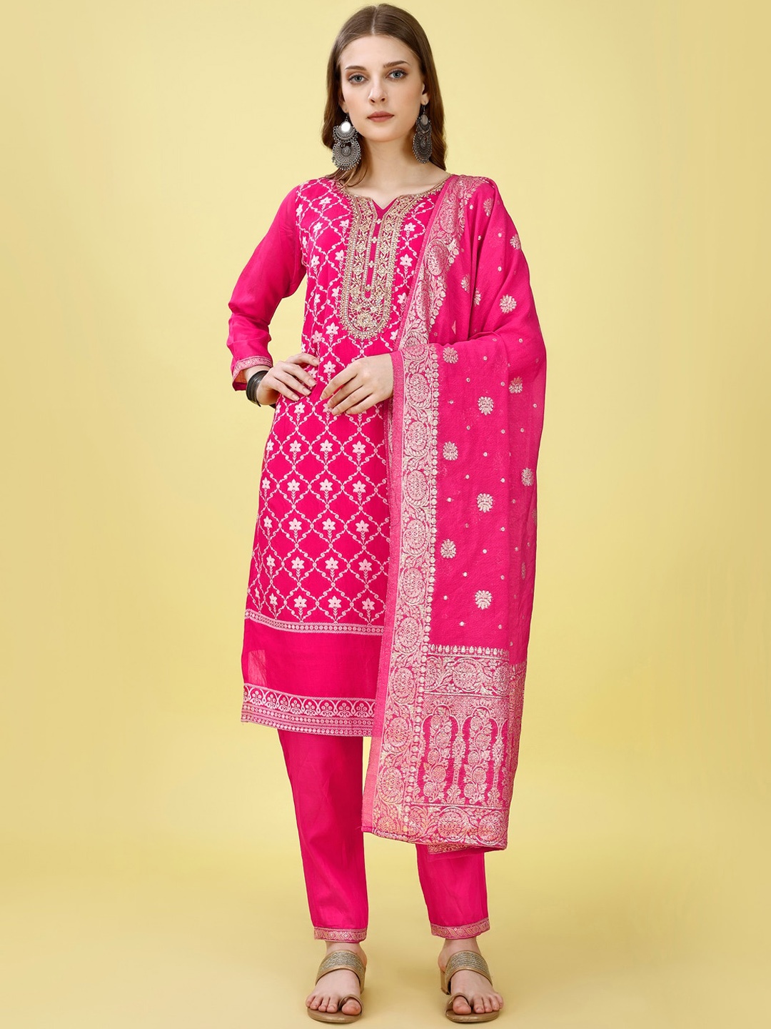 STH Women Ethnic Motifs Printed Chanderi Silk Straight Kurta & Trousers With Dupatta, Pink
STH Women Ethnic Motifs Printed Chanderi Silk Straight Kurta & Trousers With Dupatta, Pink