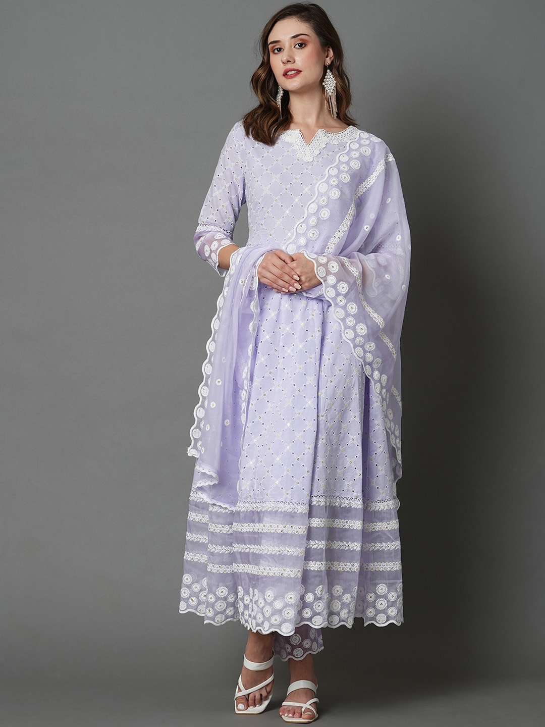 HEEPOSH Floral Embroidered Empire Chikankari Pure Cotton Kurta with Trouser & Dupatta, Purple
HEEPOSH Floral Embroidered Empire Chikankari Pure Cotton Kurta with Trouser & Dupatta, Purple