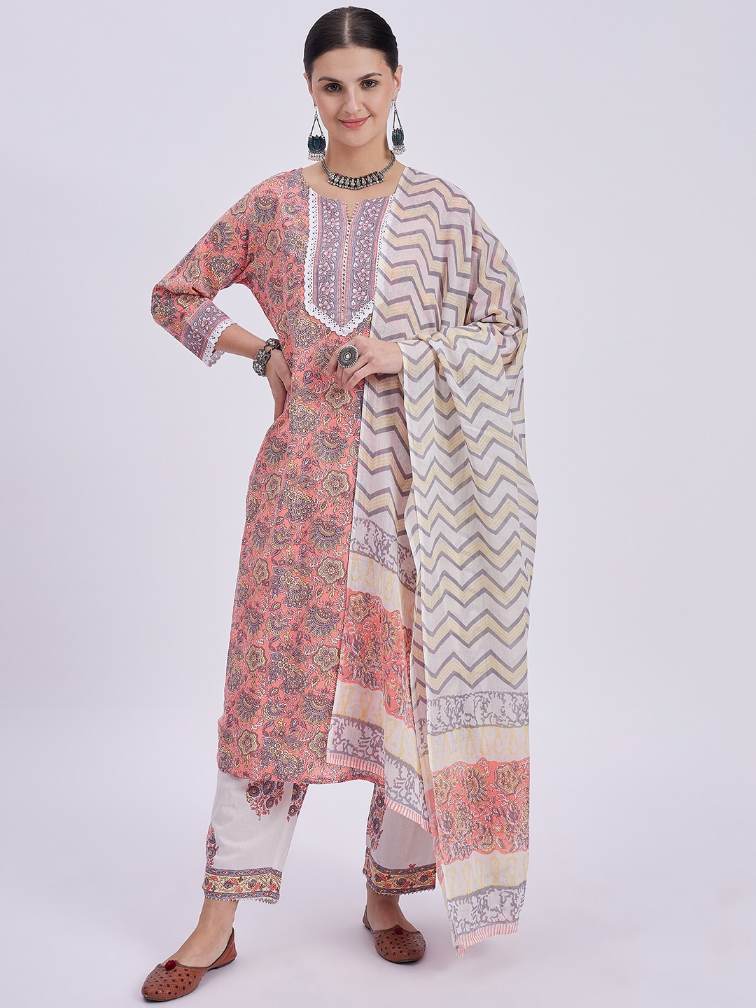 Knitstudio Ethnic Motifs Printed Regular Thread Work Kurta with Trousers & Dupatta, Peach
Knitstudio Ethnic Motifs Printed Regular Thread Work Kurta with Trousers & Dupatta, Peach
