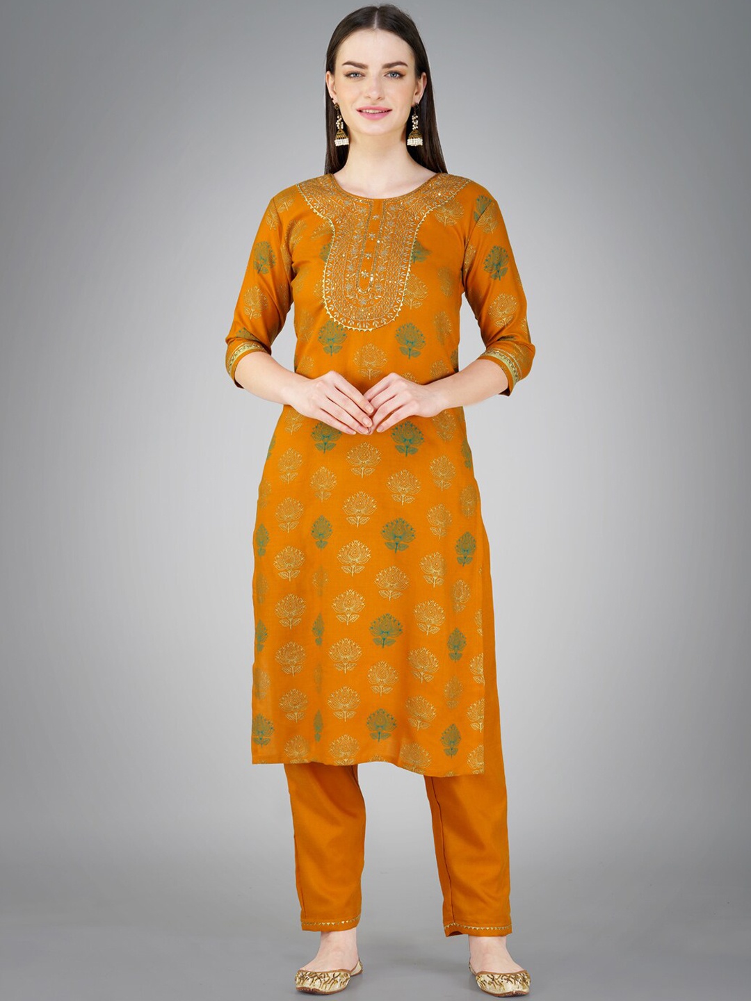 ARADHNA Floral Embroidered Regular Gotta Patti Round Neck Straight Kurta with Trouser, Yellow
ARADHNA Floral Embroidered Regular Gotta Patti Round Neck Straight Kurta with Trouser, Yellow