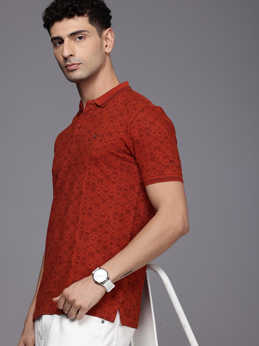 Louis Philippe Jeans Men Ethnic Printed Polo Collar Slim Fit Pure Cotton T-shirt, Red
Louis Philippe Jeans Men Ethnic Printed Polo Collar Slim Fit Pure Cotton T-shirt, Red
