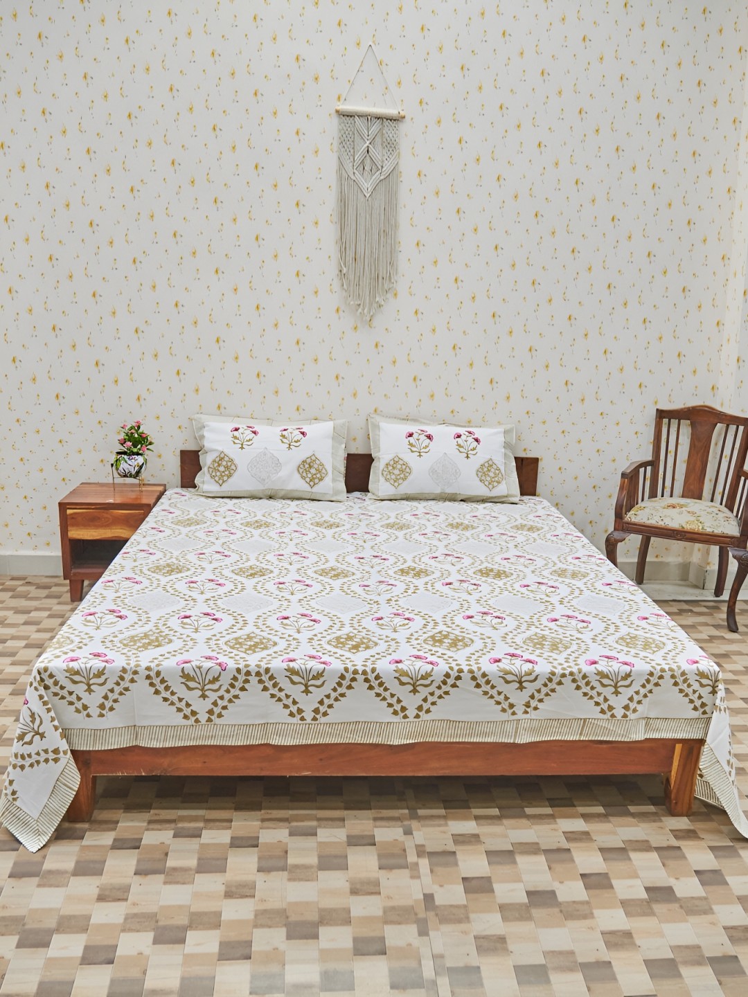 Ethnic Rajasthan Gold Toned Ethnic Motifs Cotton 140 TC Queen Bedsheet & 2 Pillow Covers
Ethnic Rajasthan Gold Toned Ethnic Motifs Cotton 140 TC Queen Bedsheet & 2 Pillow Covers