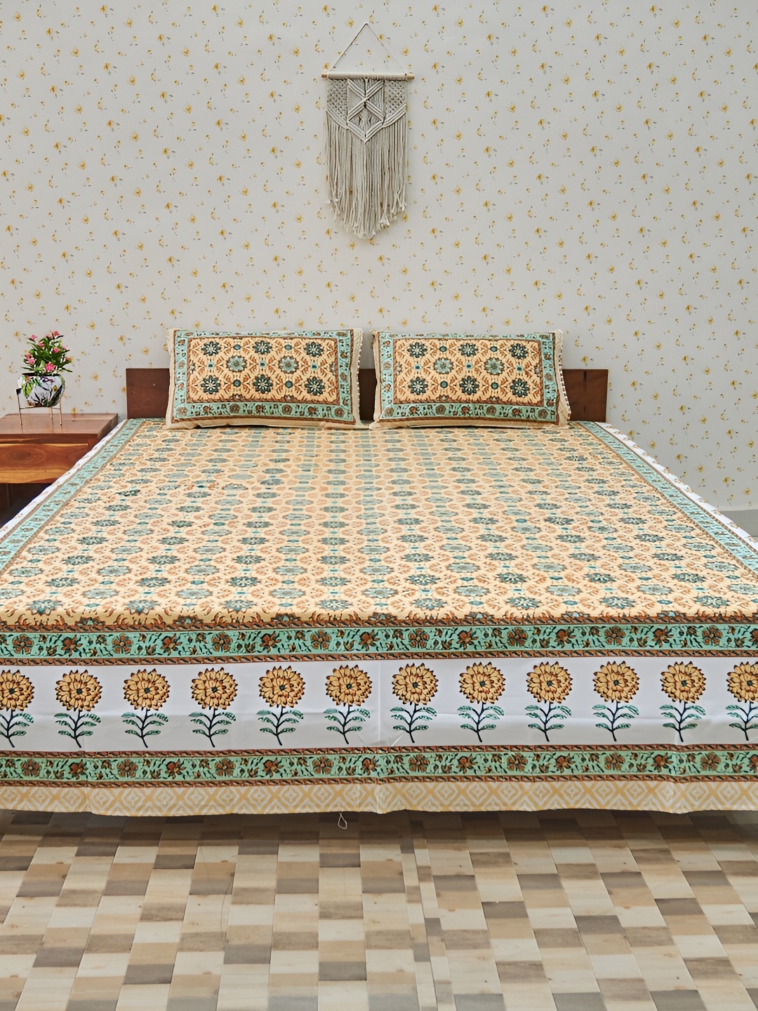 Ethnic Rajasthan Green & Peach Floral Cotton 140 TC Queen Bedsheet with 2 Pillow Covers
Ethnic Rajasthan Green & Peach Floral Cotton 140 TC Queen Bedsheet with 2 Pillow Covers