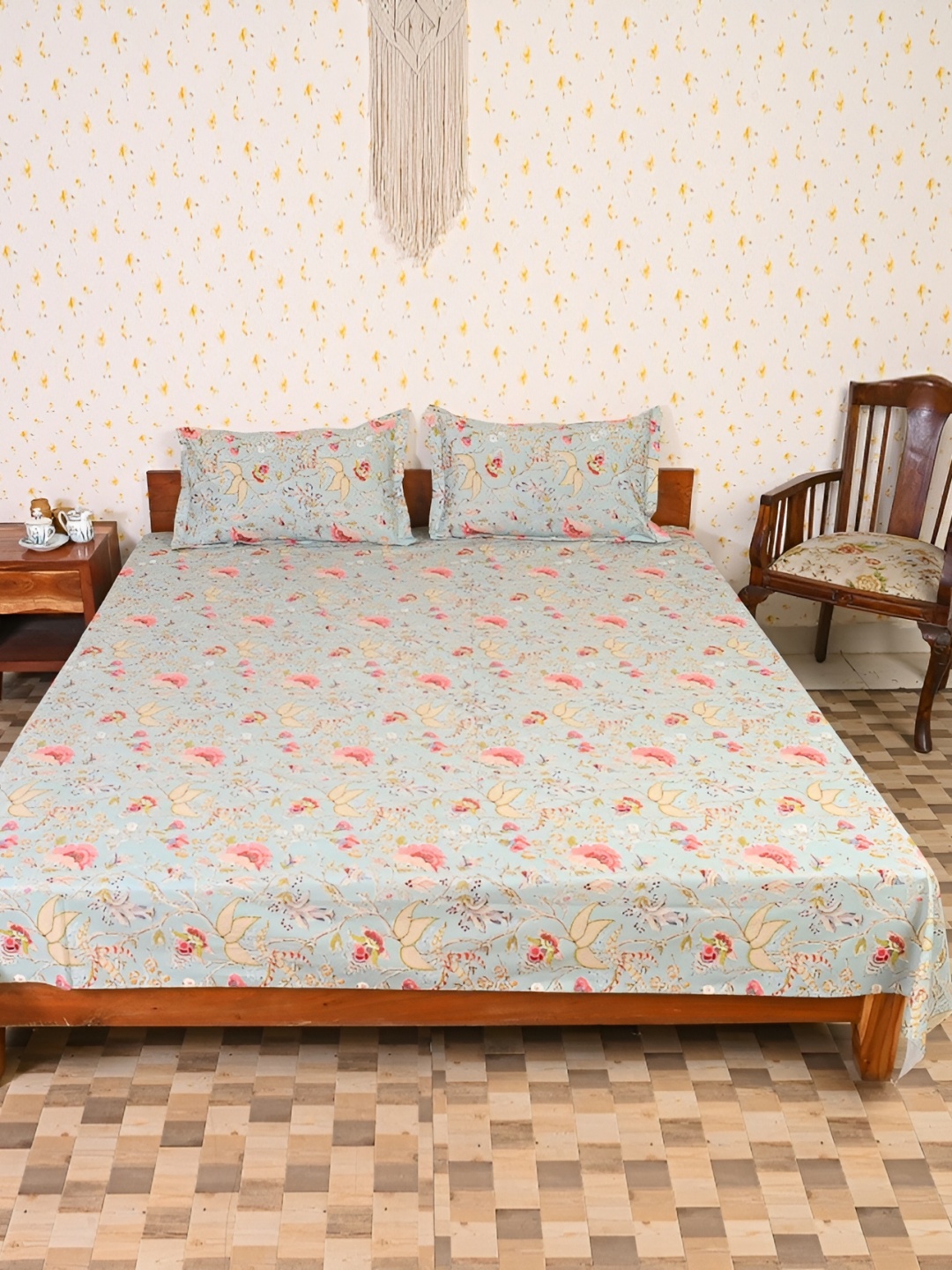 Ethnic Rajasthan Pink & Green Floral Cotton 140 TC Queen Bedsheet With 2 Pillow Covers
Ethnic Rajasthan Pink & Green Floral Cotton 140 TC Queen Bedsheet With 2 Pillow Covers