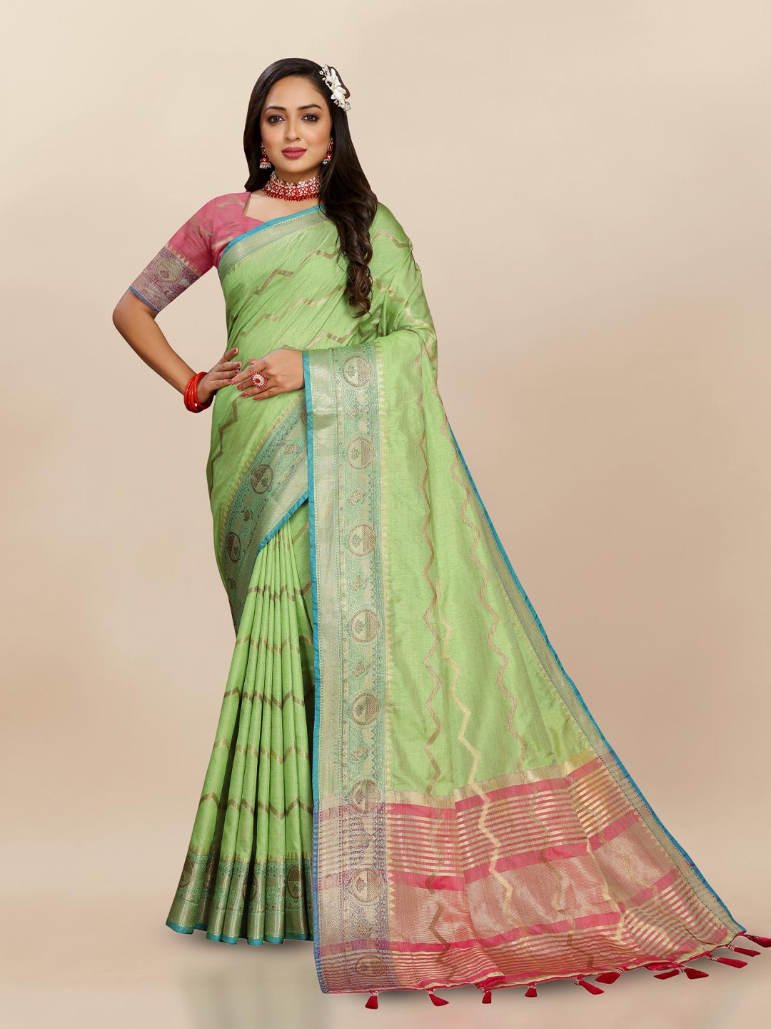 PATIALAPICKS Woven Design Zari Pure Silk Heavy Work Paithani Saree with Tassels, Green
PATIALAPICKS Woven Design Zari Pure Silk Heavy Work Paithani Saree with Tassels, Green
