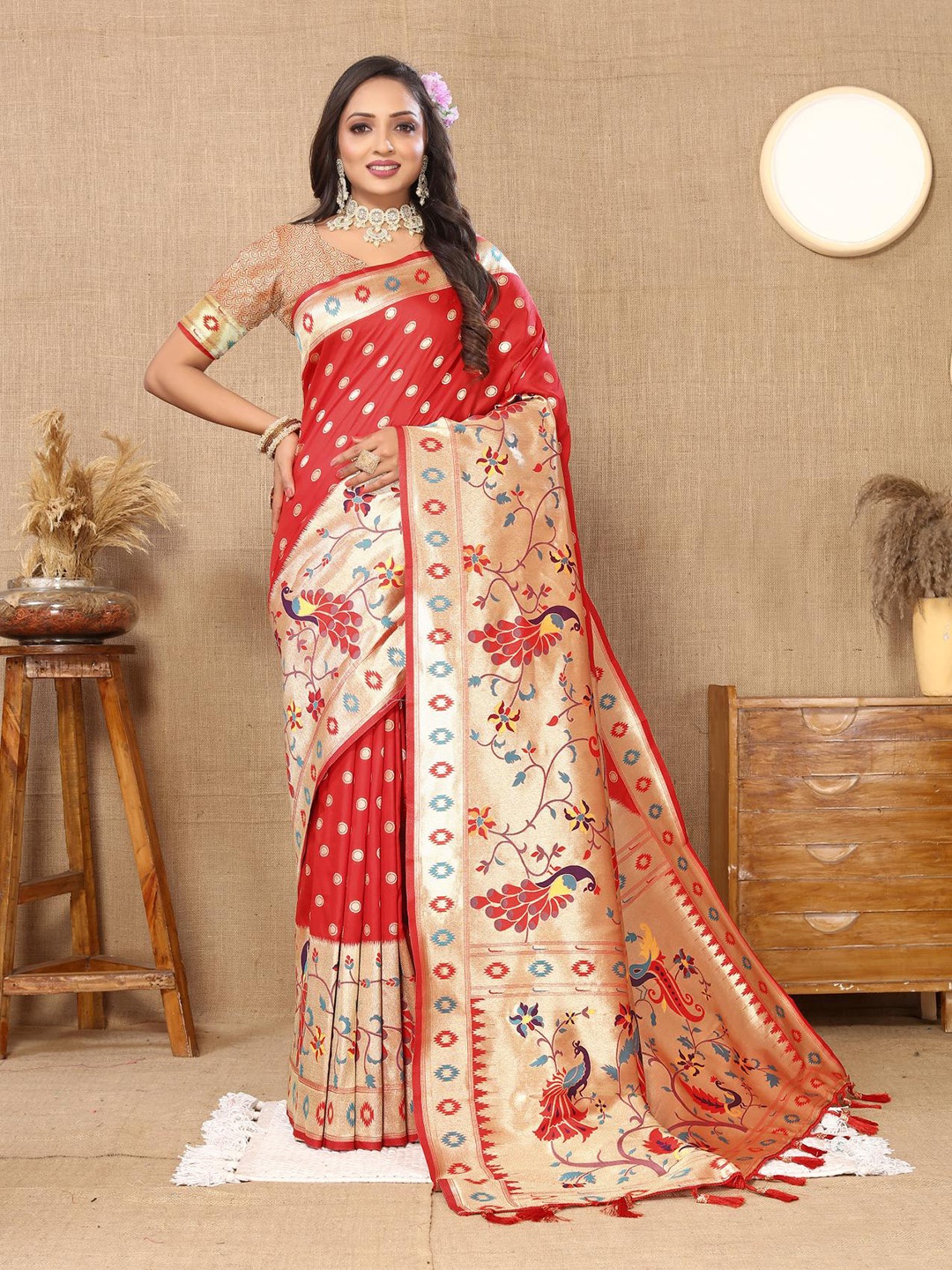PATIALAPICKS Woven Design Zari Pure Silk Heavy Work Paithani Saree with Tassels, Red
PATIALAPICKS Woven Design Zari Pure Silk Heavy Work Paithani Saree with Tassels, Red