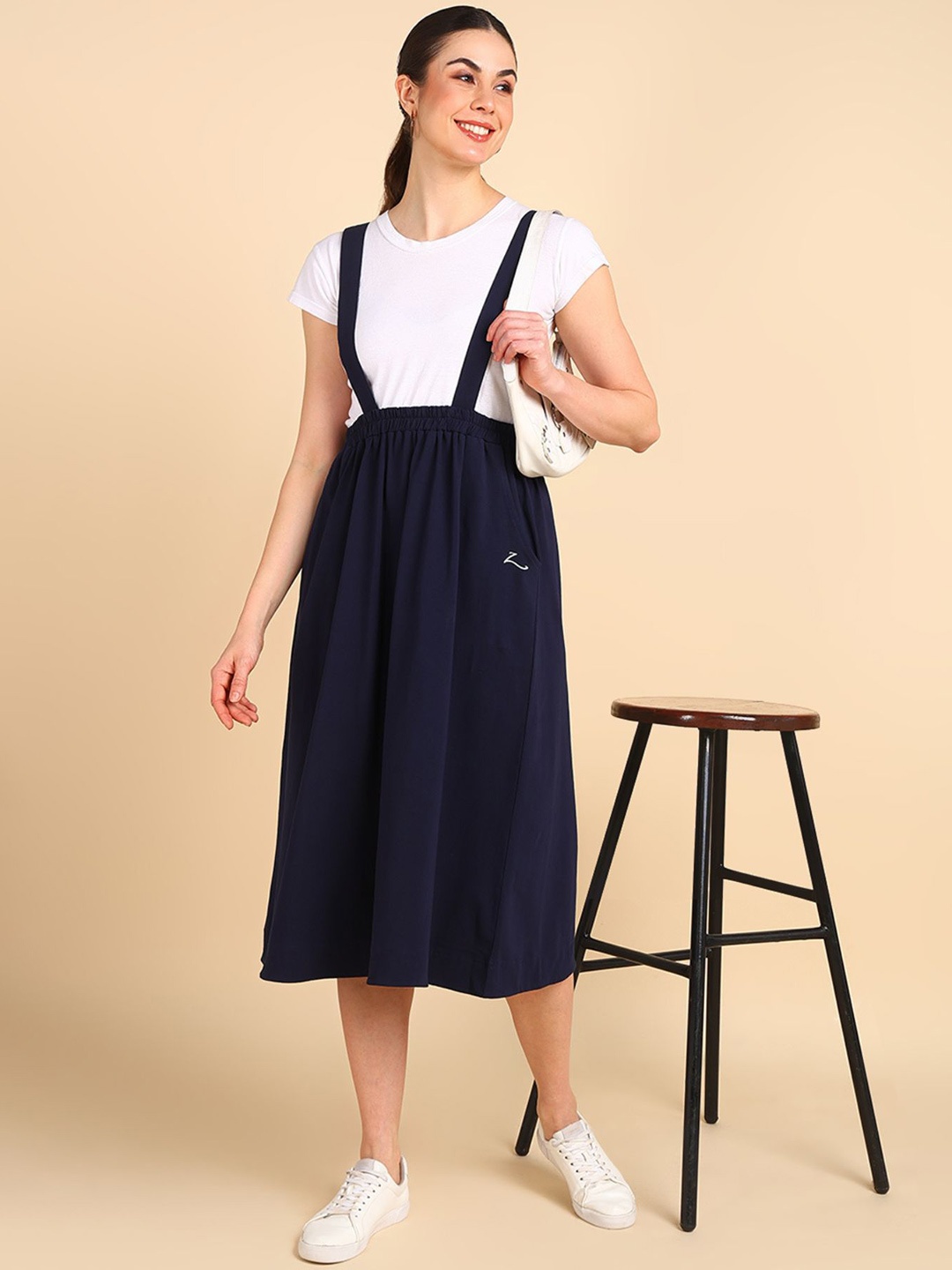 House Of Zelena Maternity High Rise Midi Skirt with Pocket & Detachable Strap, Navy blue
House Of Zelena Maternity High Rise Midi Skirt with Pocket & Detachable Strap, Navy blue