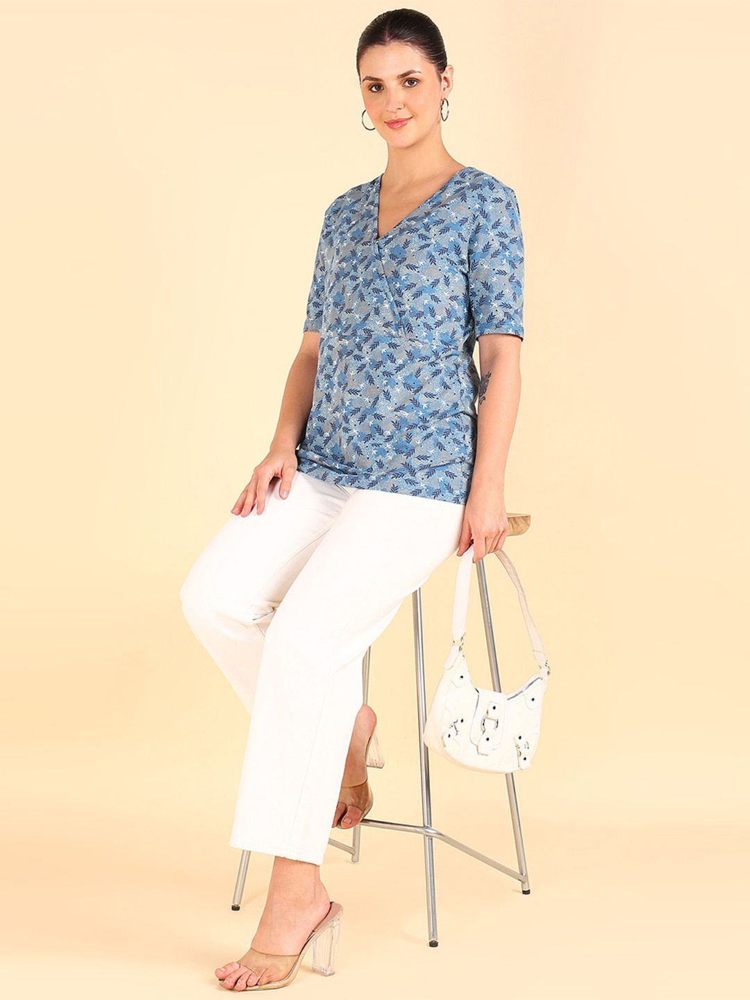 House Of Zelena Floral Printed Cotton Stretchable Maternity Feeding Zipless Top, Turquoise blue
House Of Zelena Floral Printed Cotton Stretchable Maternity Feeding Zipless Top, Turquoise blue