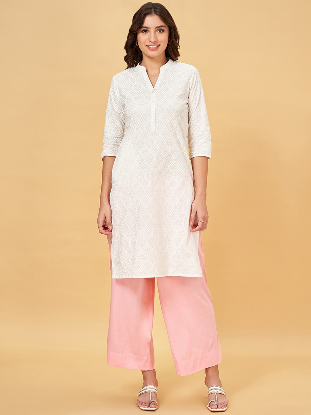 RANGMANCH BY PANTALOONS Geometric Printed Mandarin Collar Cotton Straight Kurta, Off white
RANGMANCH BY PANTALOONS Geometric Printed Mandarin Collar Cotton Straight Kurta, Off white